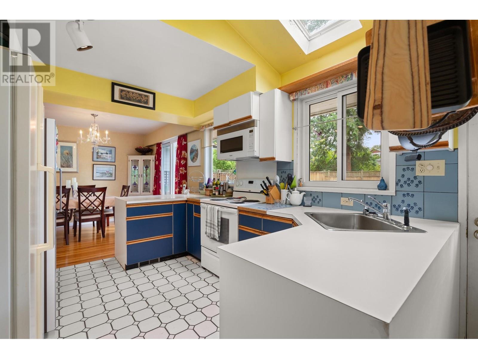 1375 W 21st Street, North Vancouver, British Columbia  V7P 2E1 - Photo 9 - R2814175