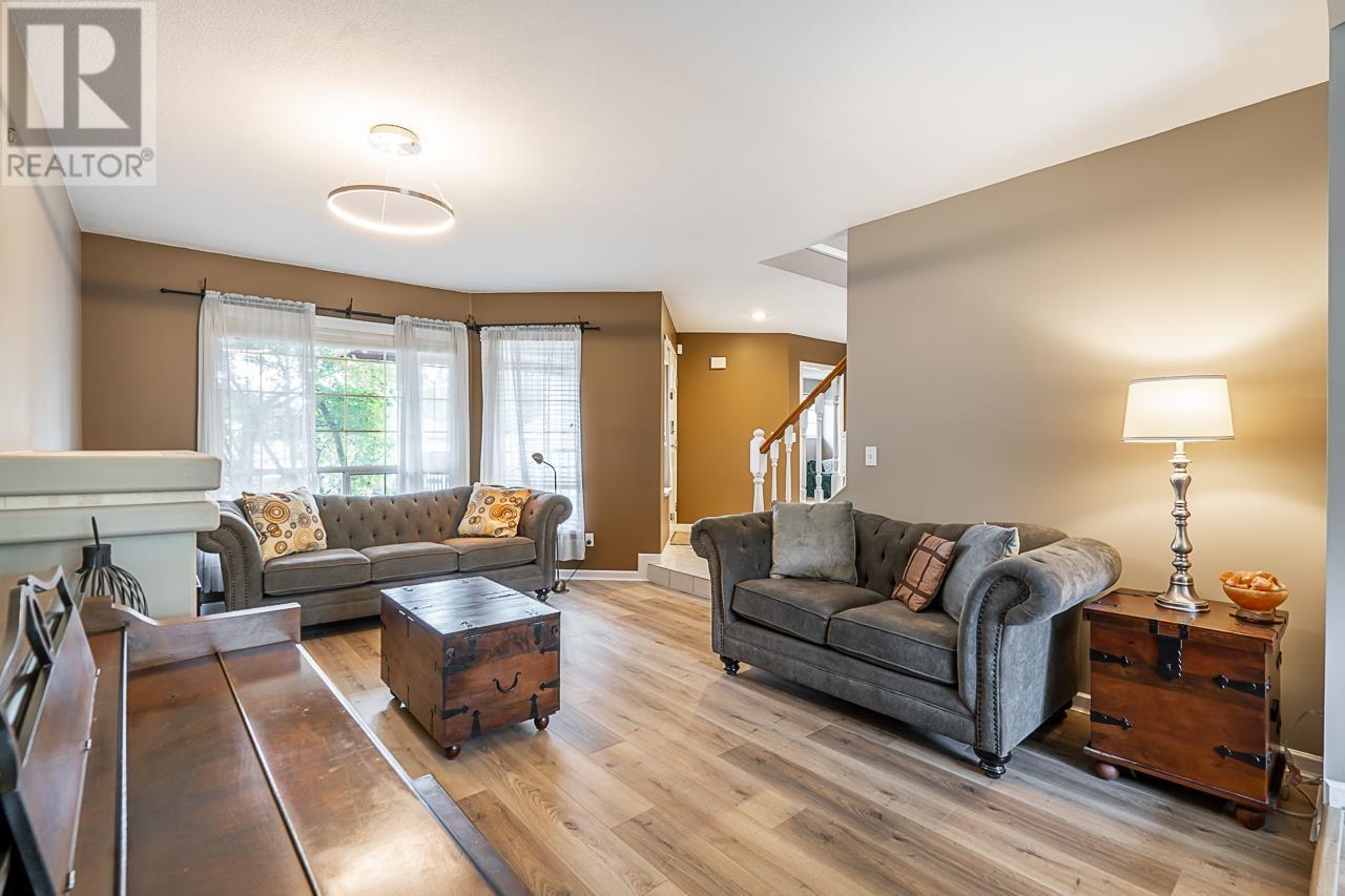 3301 Bayswater Avenue, Coquitlam, British Columbia  V3E 3G3 - Photo 8 - R2814291