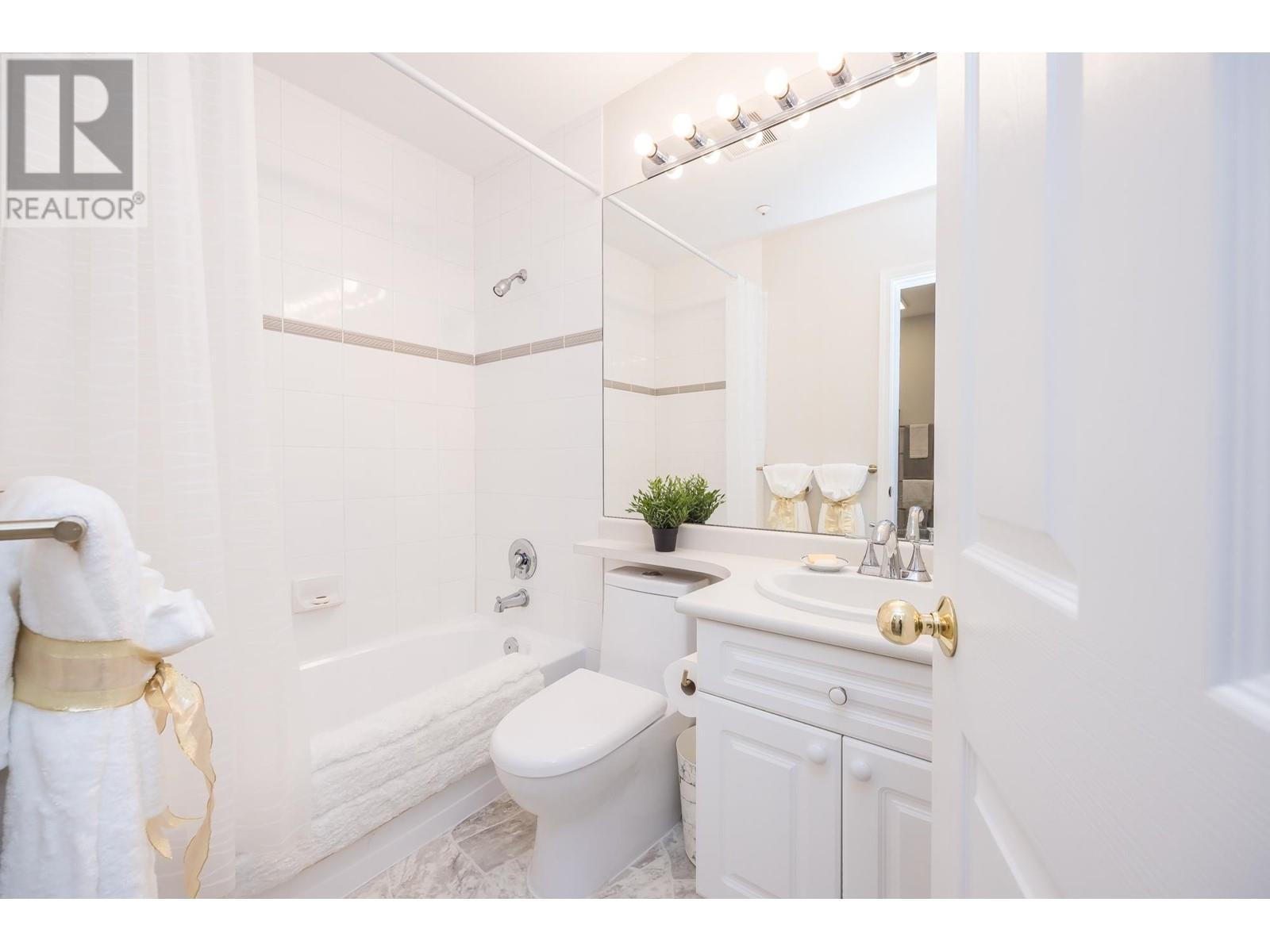 24 2422 Hawthorne Avenue, Port Coquitlam, British Columbia  V3C 6K7 - Photo 17 - R2813994