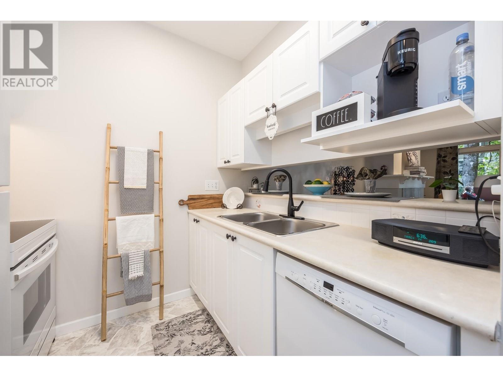 24 2422 Hawthorne Avenue, Port Coquitlam, British Columbia  V3C 6K7 - Photo 12 - R2813994