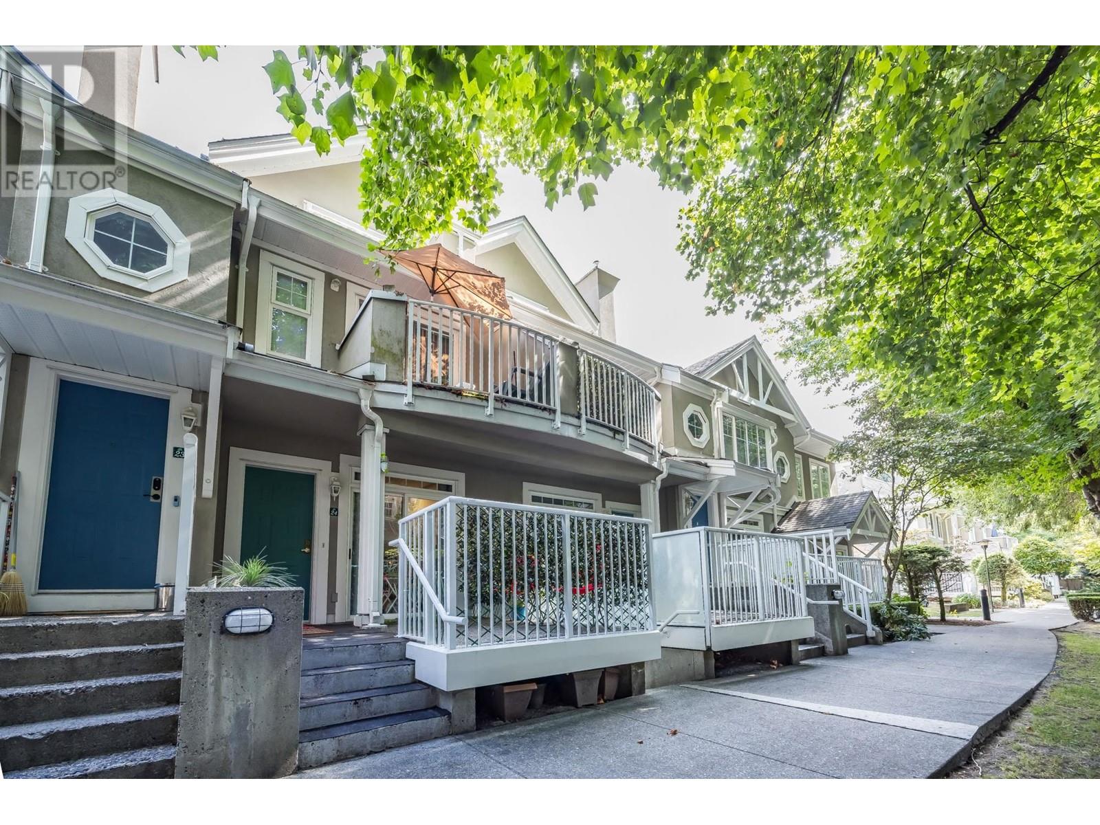 24 2422 Hawthorne Avenue, Port Coquitlam, British Columbia  V3C 6K7 - Photo 2 - R2813994