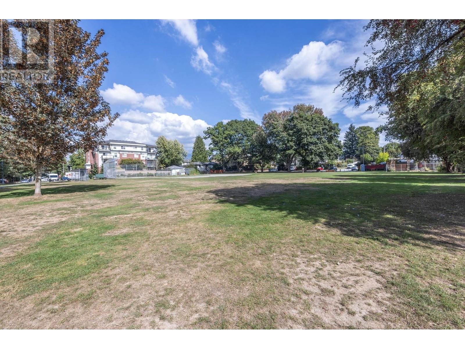 24 2422 Hawthorne Avenue, Port Coquitlam, British Columbia  V3C 6K7 - Photo 31 - R2813994