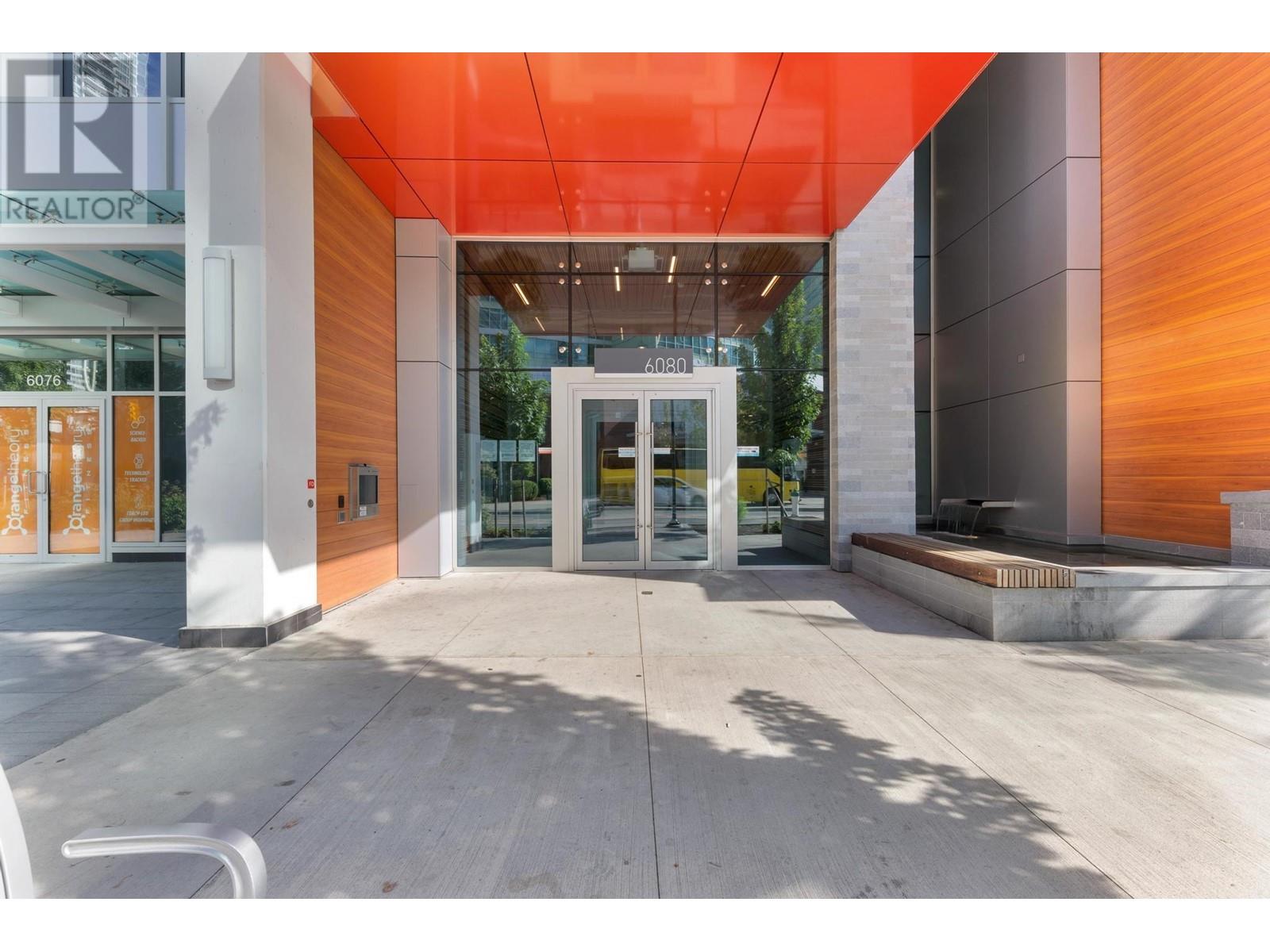 308 6080 Mckay Avenue, Burnaby, British Columbia  V5H 0J4 - Photo 4 - R2814164