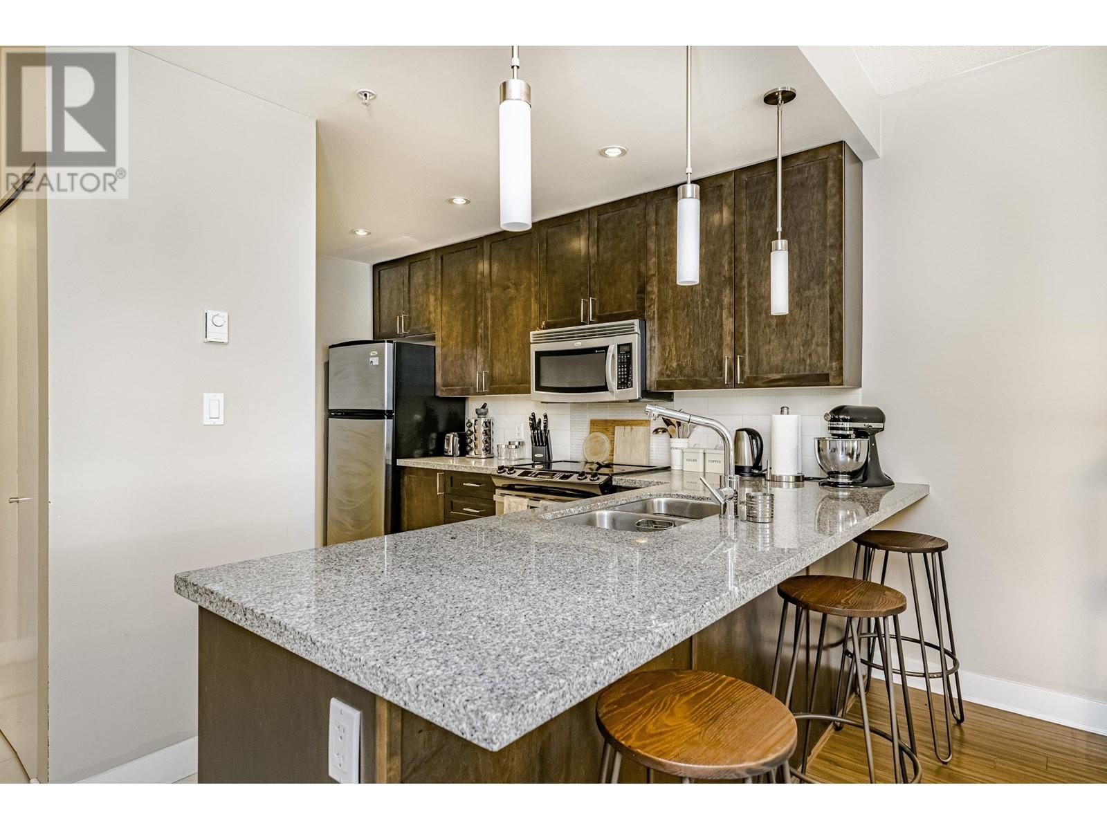 305 2368 Marpole Avenue, Port Coquitlam, British Columbia  V3C 0B4 - Photo 3 - R2814328