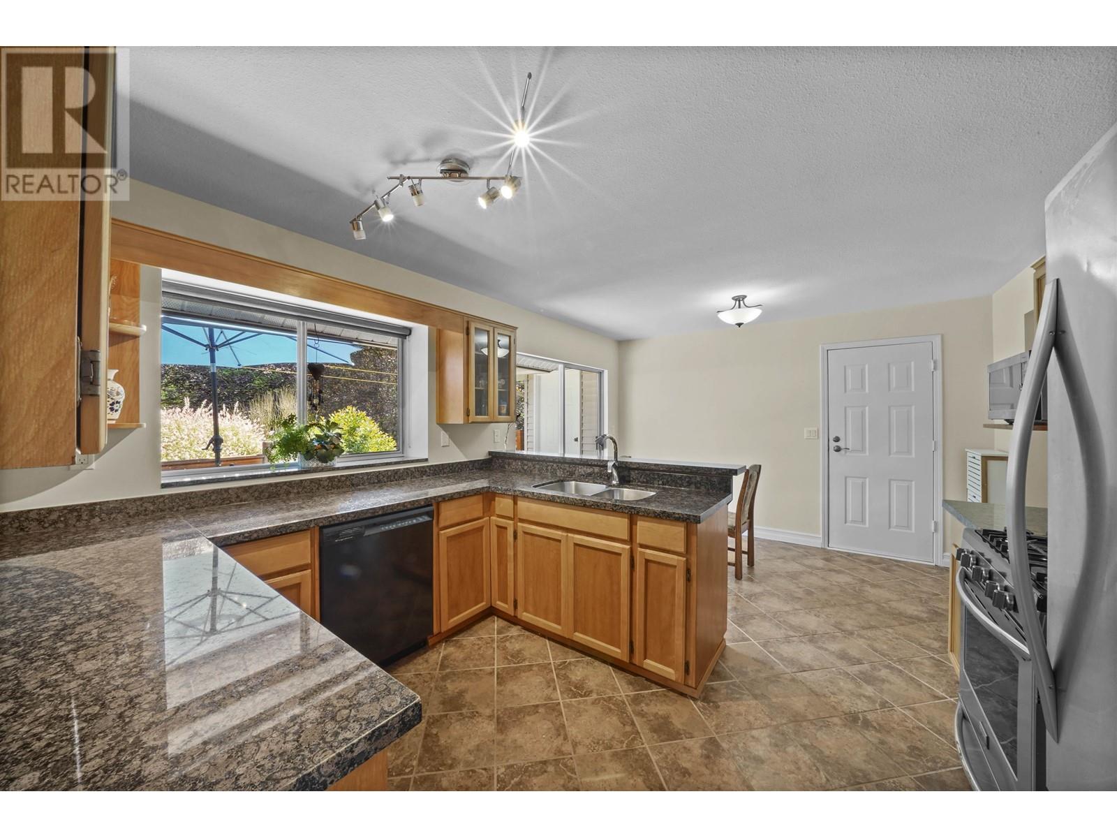 26493 Cunningham Avenue, Maple Ridge, British Columbia  V2W 1M8 - Photo 11 - R2814325