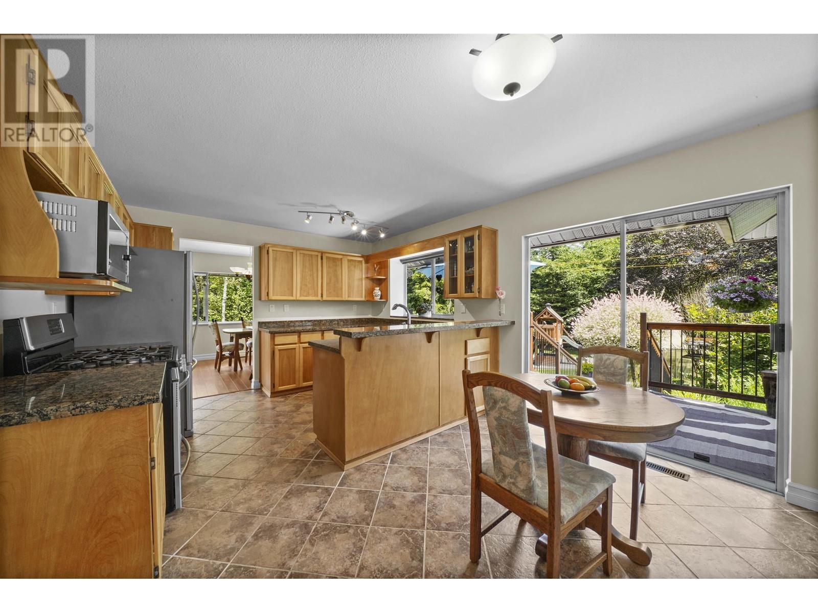 26493 Cunningham Avenue, Maple Ridge, British Columbia  V2W 1M8 - Photo 12 - R2814325
