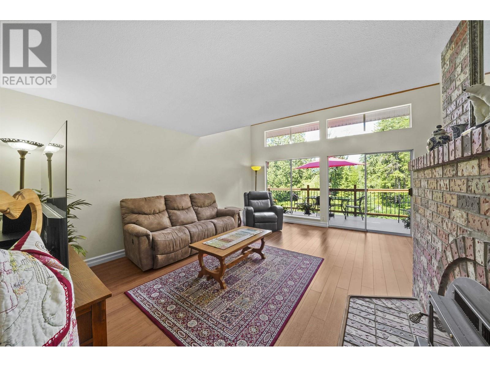 26493 Cunningham Avenue, Maple Ridge, British Columbia  V2W 1M8 - Photo 3 - R2814325