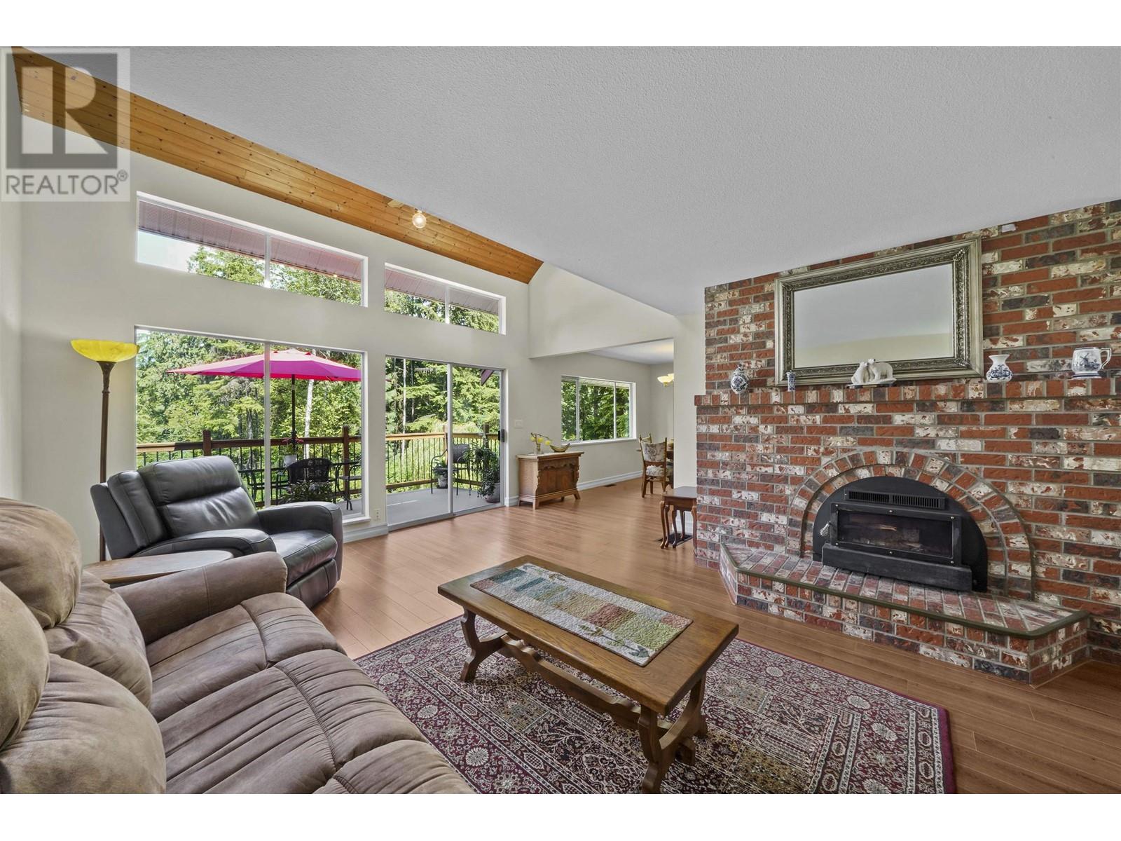 26493 Cunningham Avenue, Maple Ridge, British Columbia  V2W 1M8 - Photo 4 - R2814325