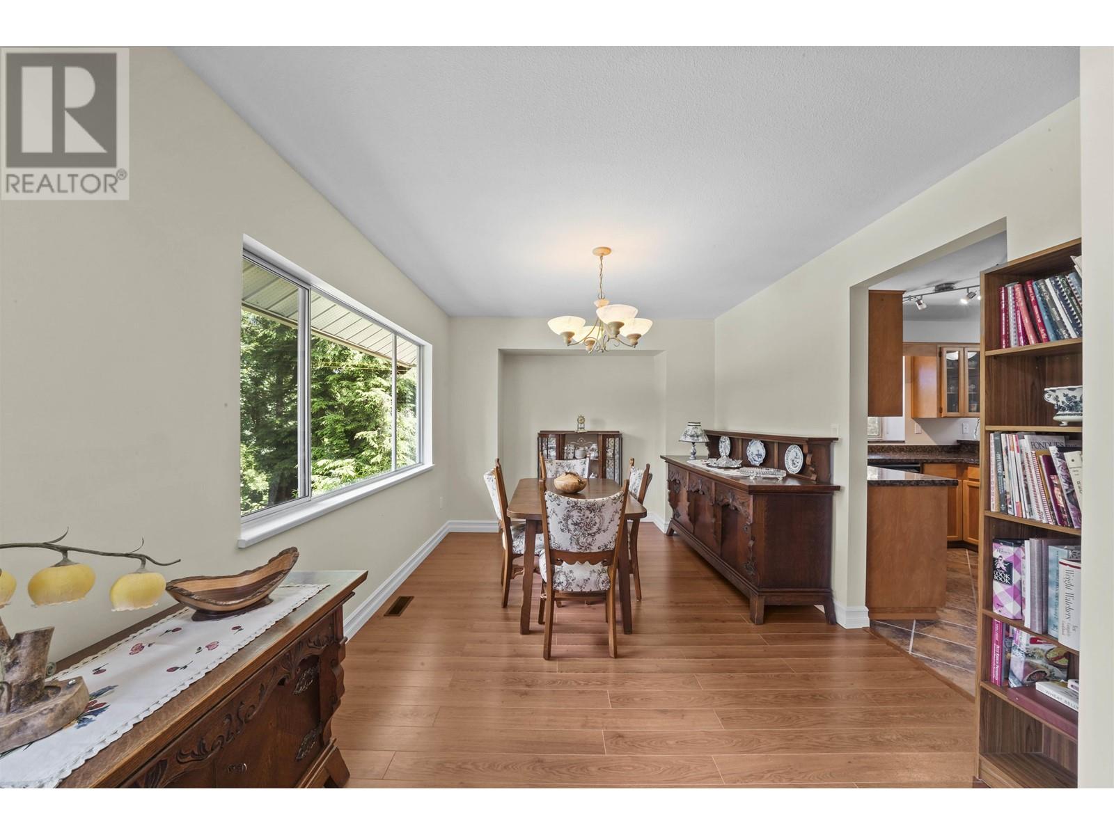 26493 Cunningham Avenue, Maple Ridge, British Columbia  V2W 1M8 - Photo 9 - R2814325