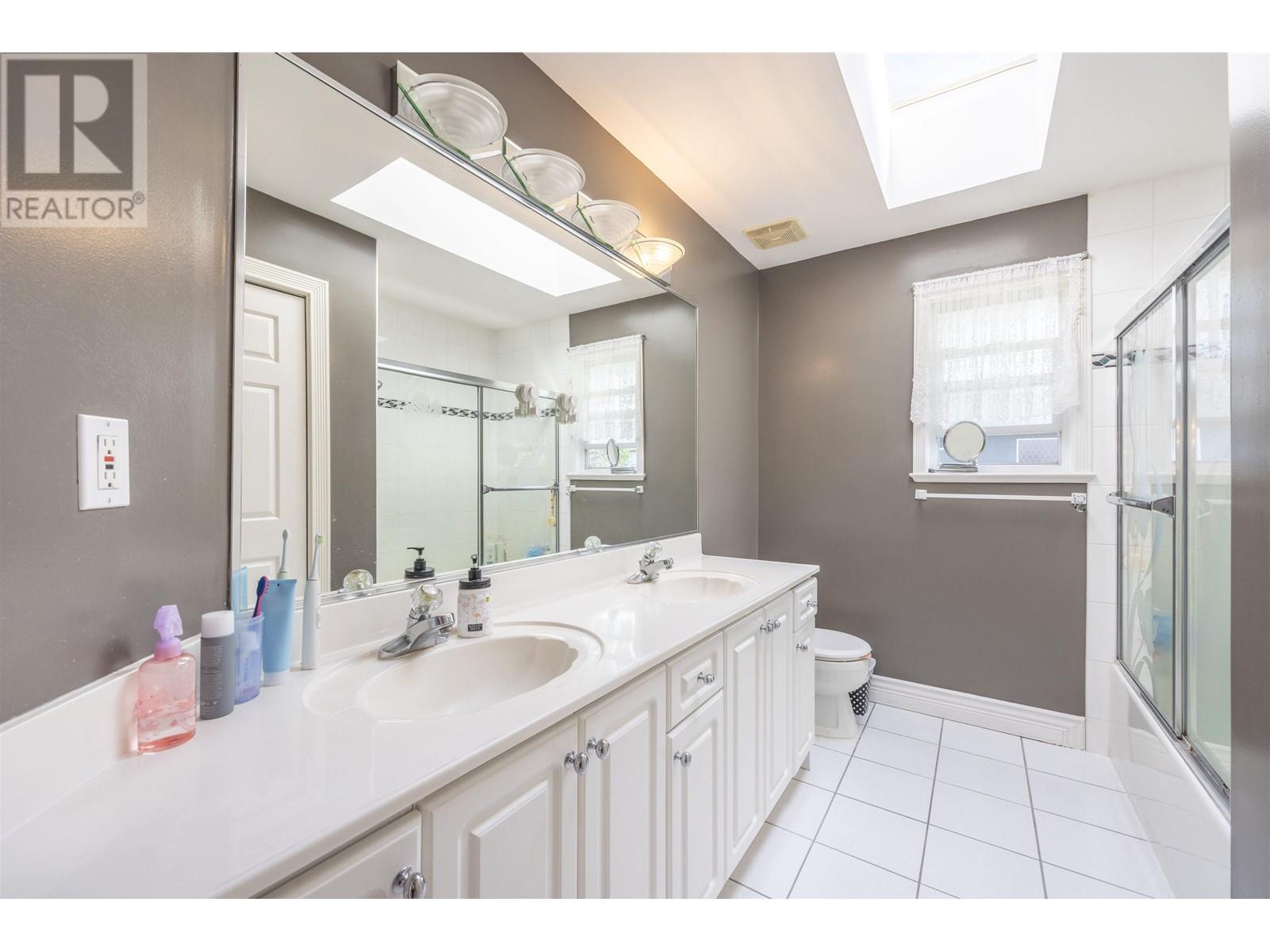 1332 Rama Avenue, New Westminster, British Columbia  V3M 6T6 - Photo 31 - R2814372