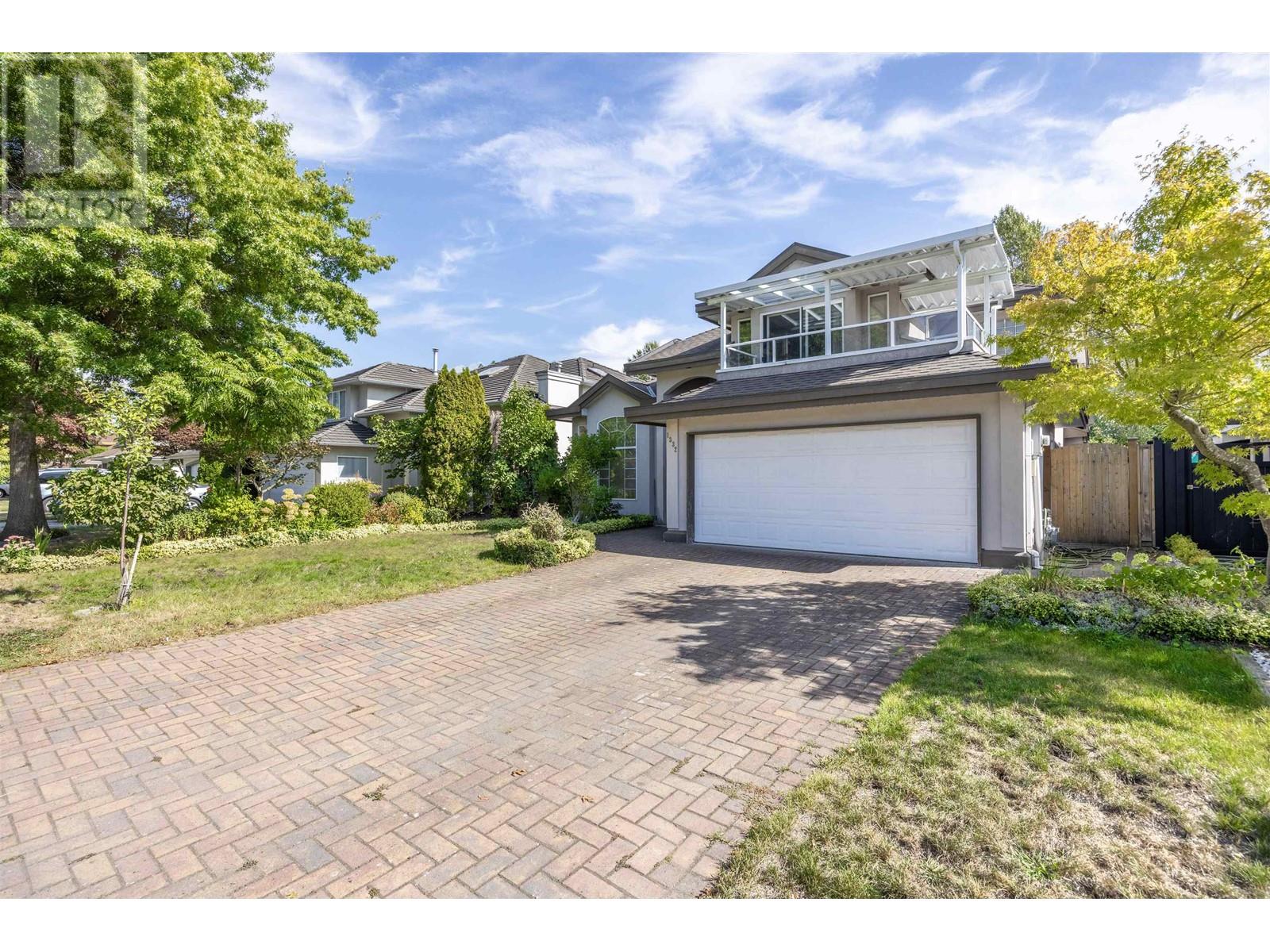 1332 Rama Avenue, New Westminster, British Columbia  V3M 6T6 - Photo 2 - R2814372