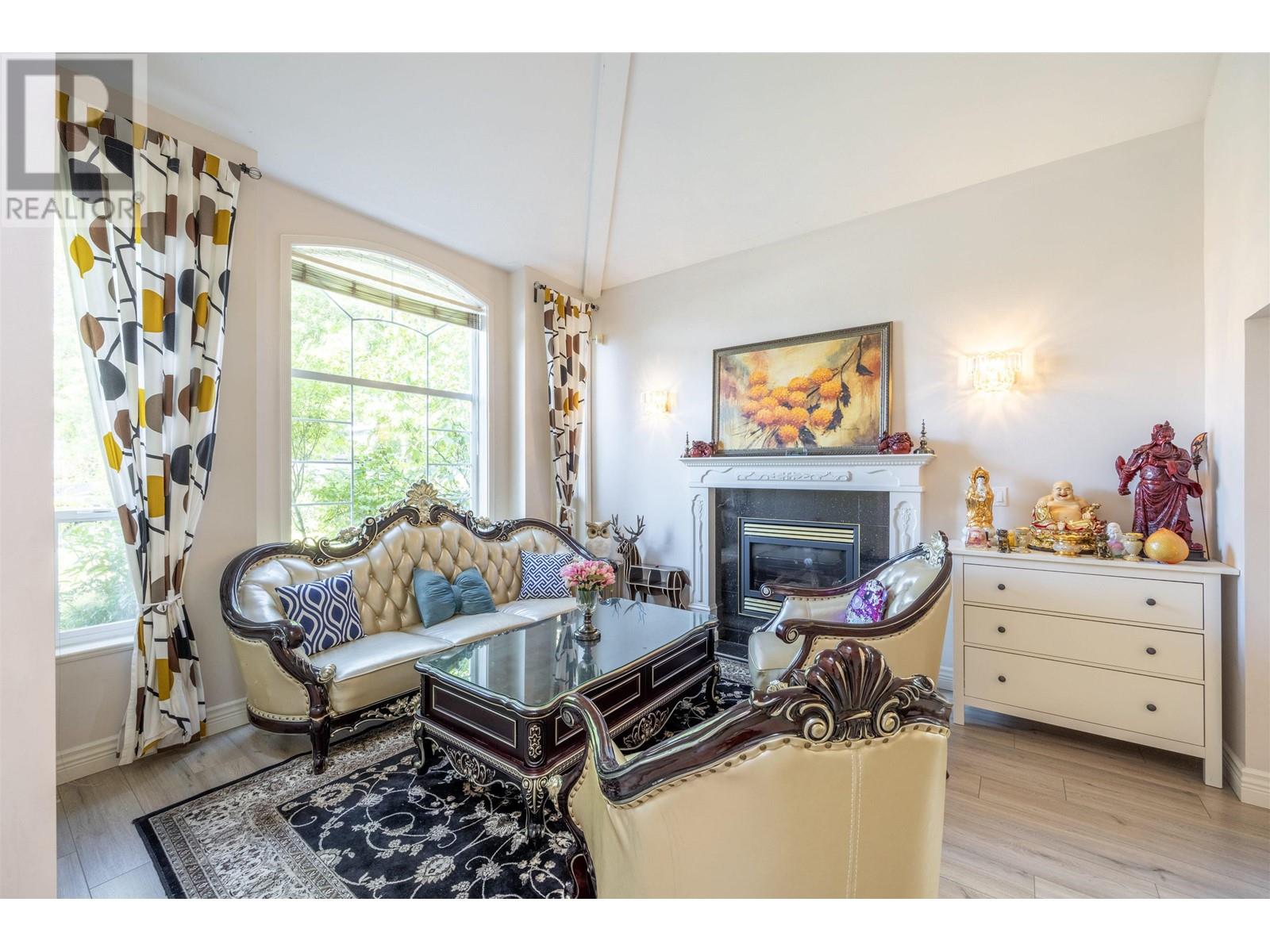 1332 Rama Avenue, New Westminster, British Columbia  V3M 6T6 - Photo 4 - R2814372