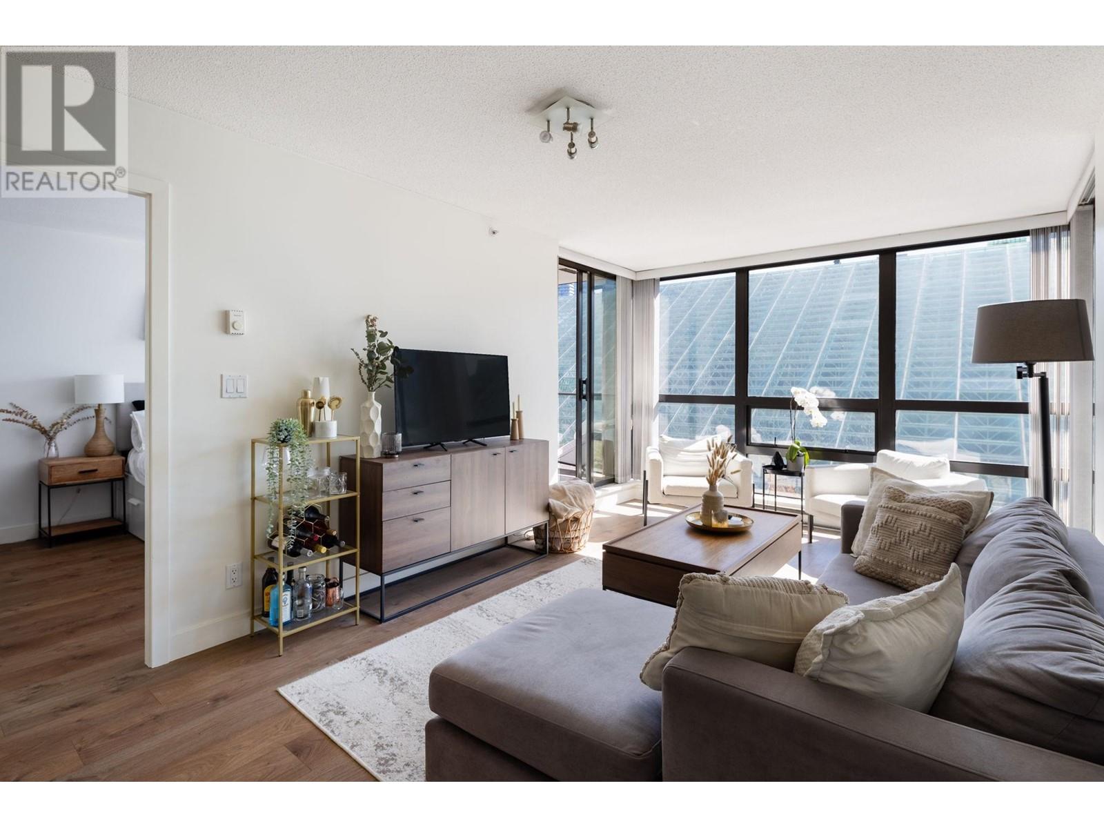 605 933 Hornby Street, Vancouver, British Columbia  V6Z 3G4 - Photo 2 - R2813953