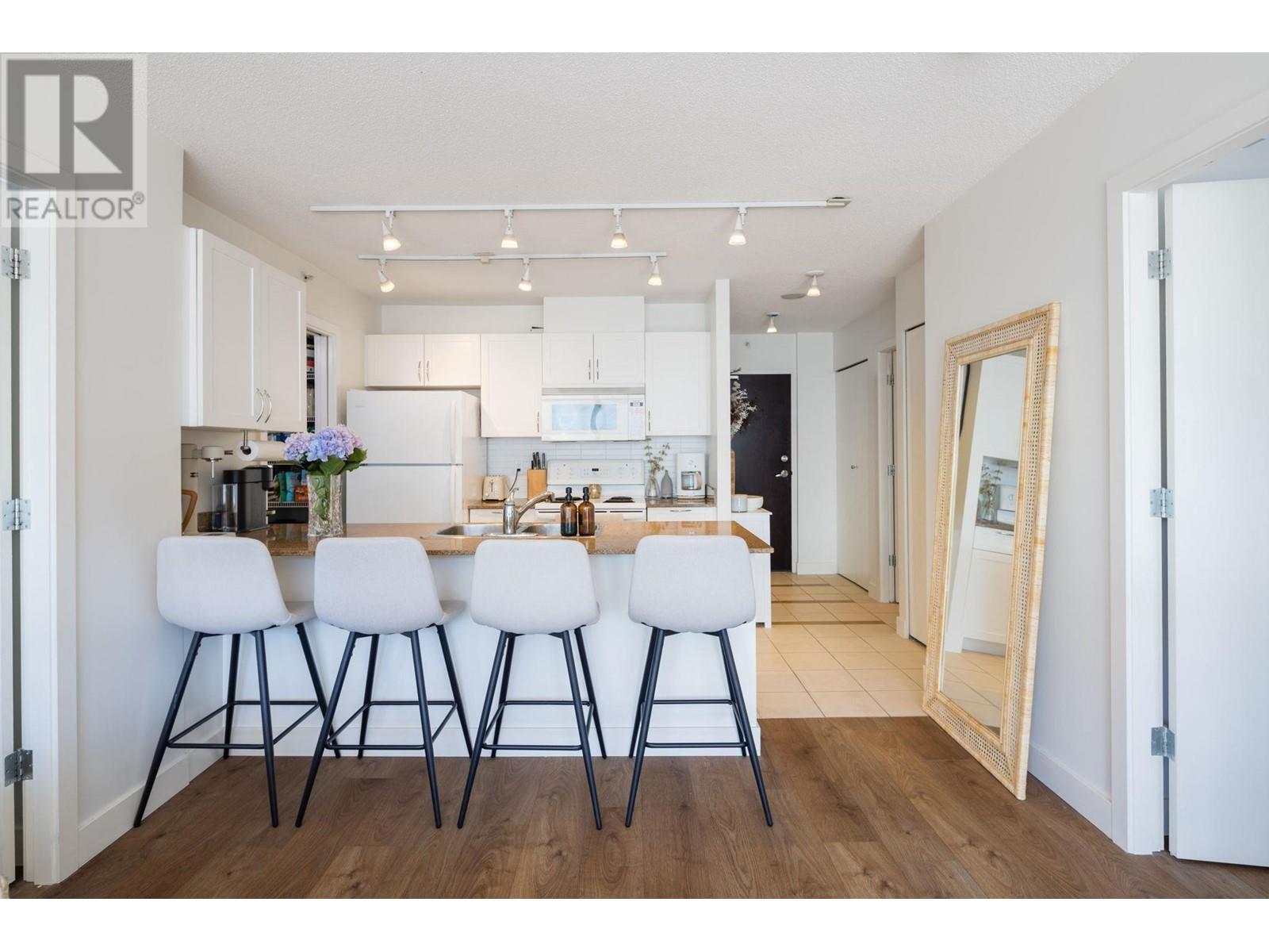 605 933 Hornby Street, Vancouver, British Columbia  V6Z 3G4 - Photo 4 - R2813953