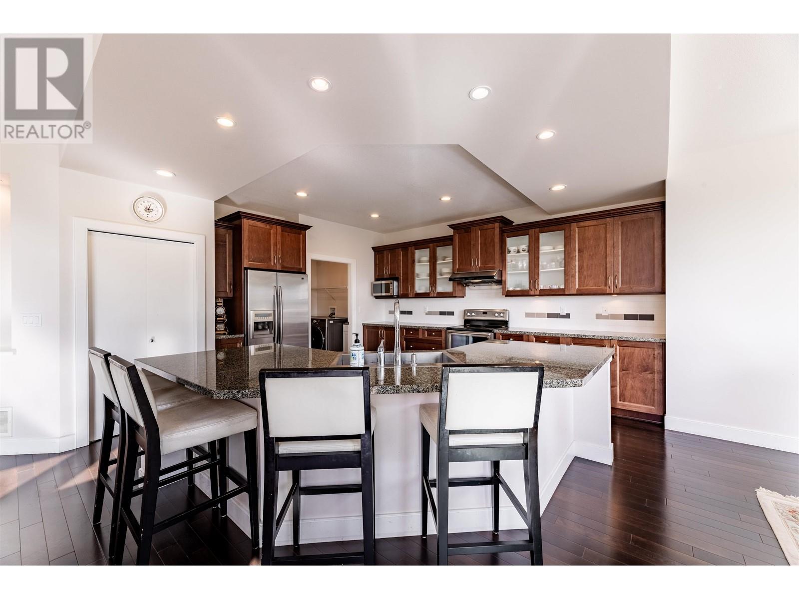 3438 Princeton Avenue, Coquitlam, British Columbia  V3E 0G1 - Photo 15 - R2814019