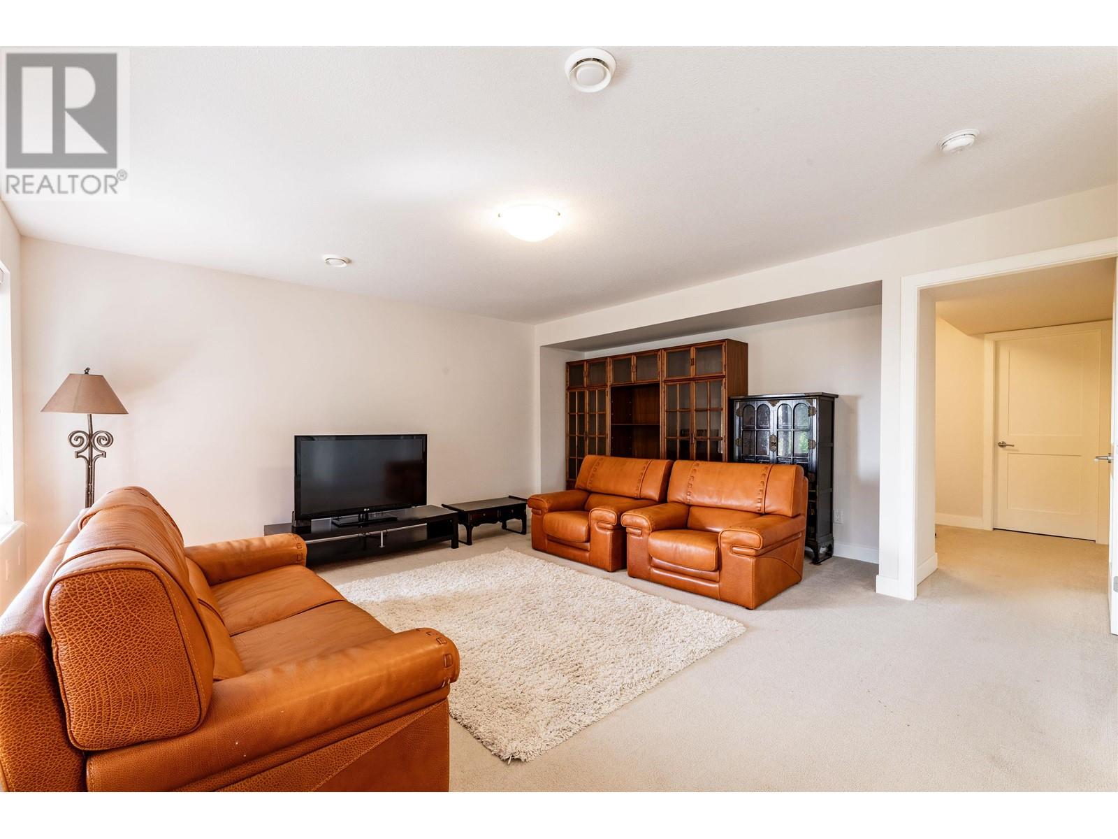 3438 Princeton Avenue, Coquitlam, British Columbia  V3E 0G1 - Photo 35 - R2814019