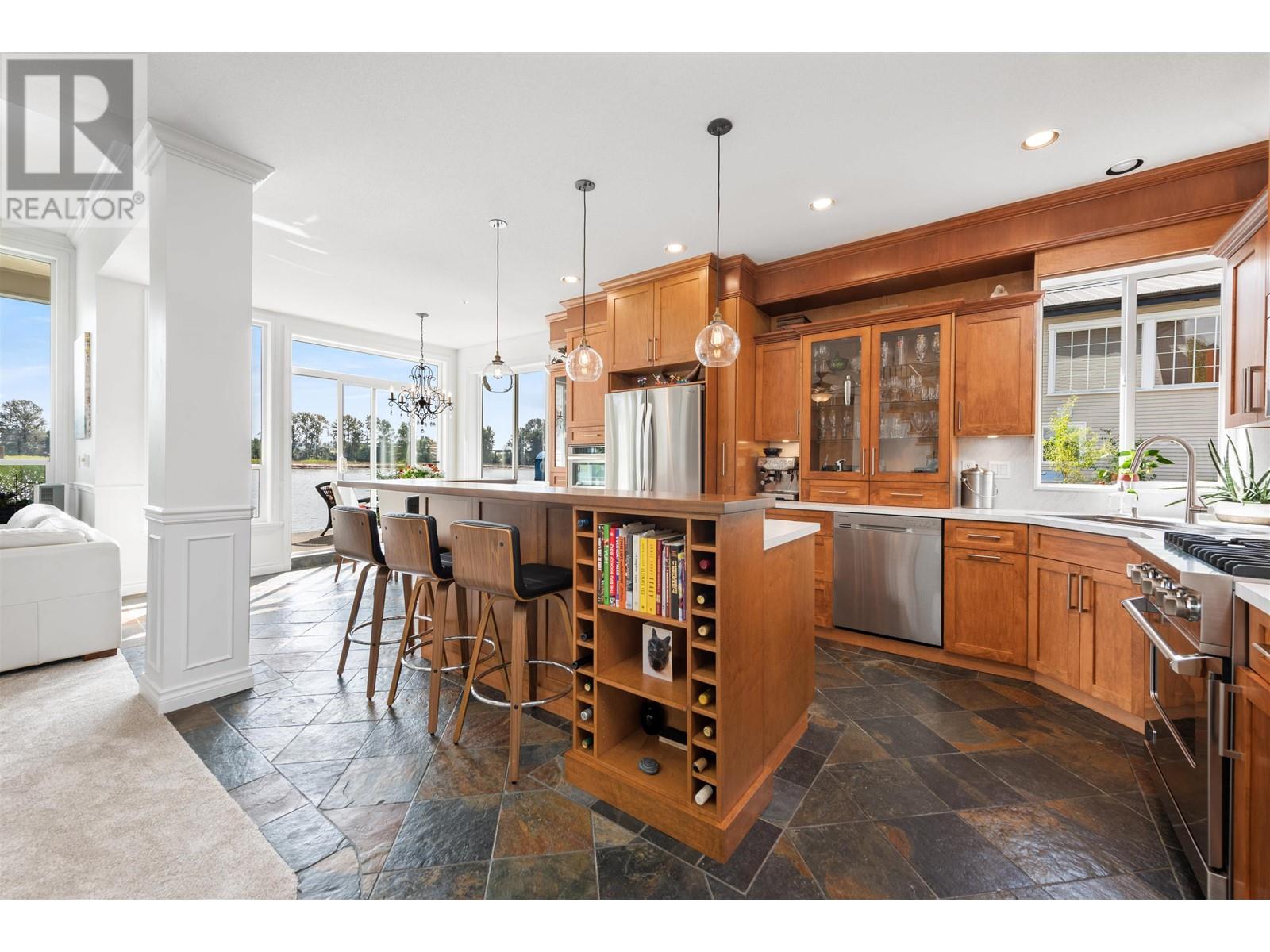 2 800 SOUTH DYKE ROAD, new westminster, British Columbia