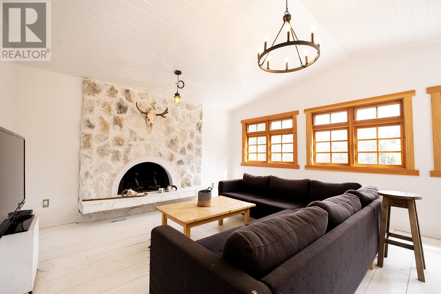 1191 NORTH ROAD, gibsons, British Columbia