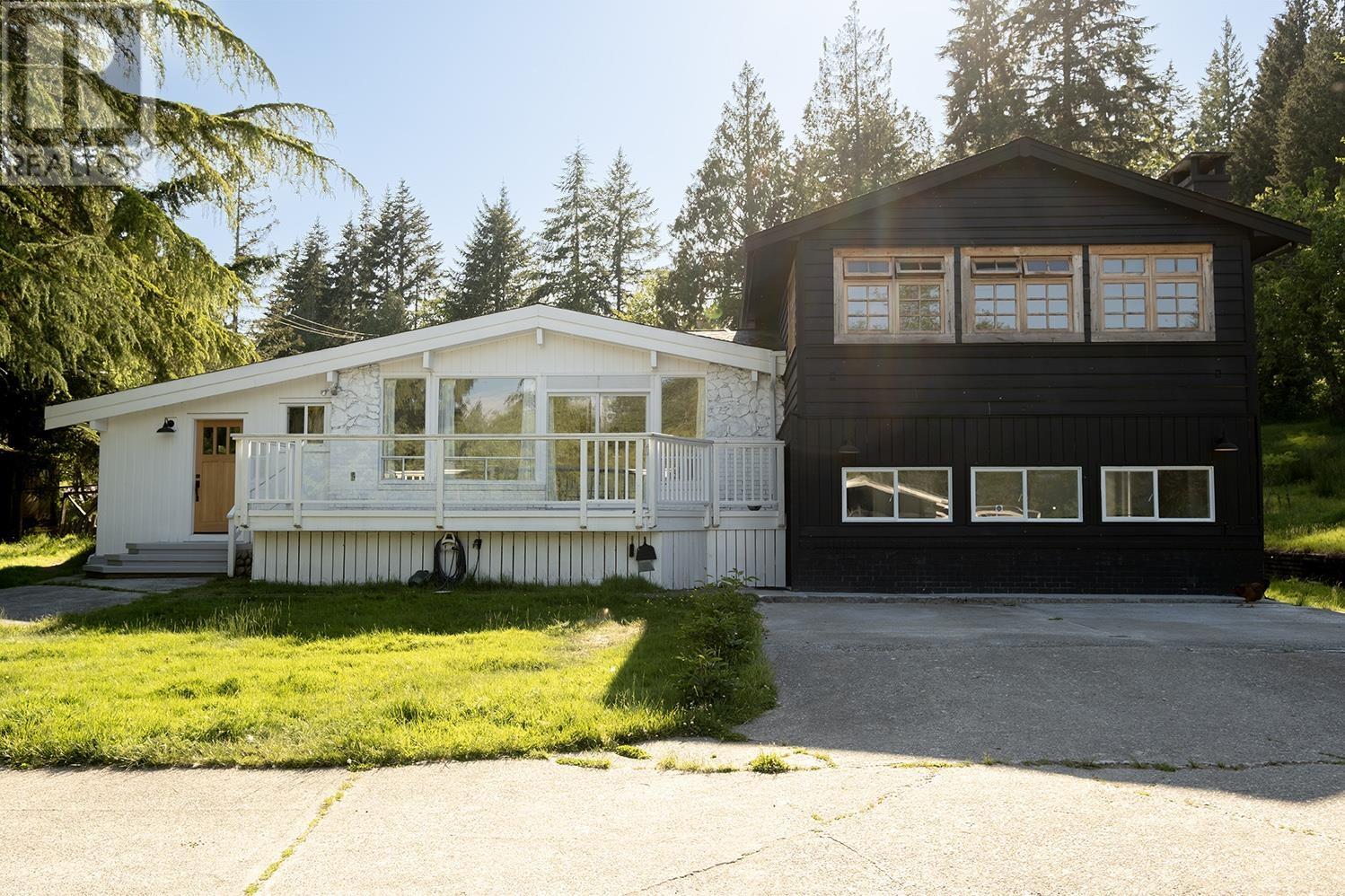 1191 North Road, Gibsons, British Columbia  V0N 1V1 - Photo 3 - R2814418