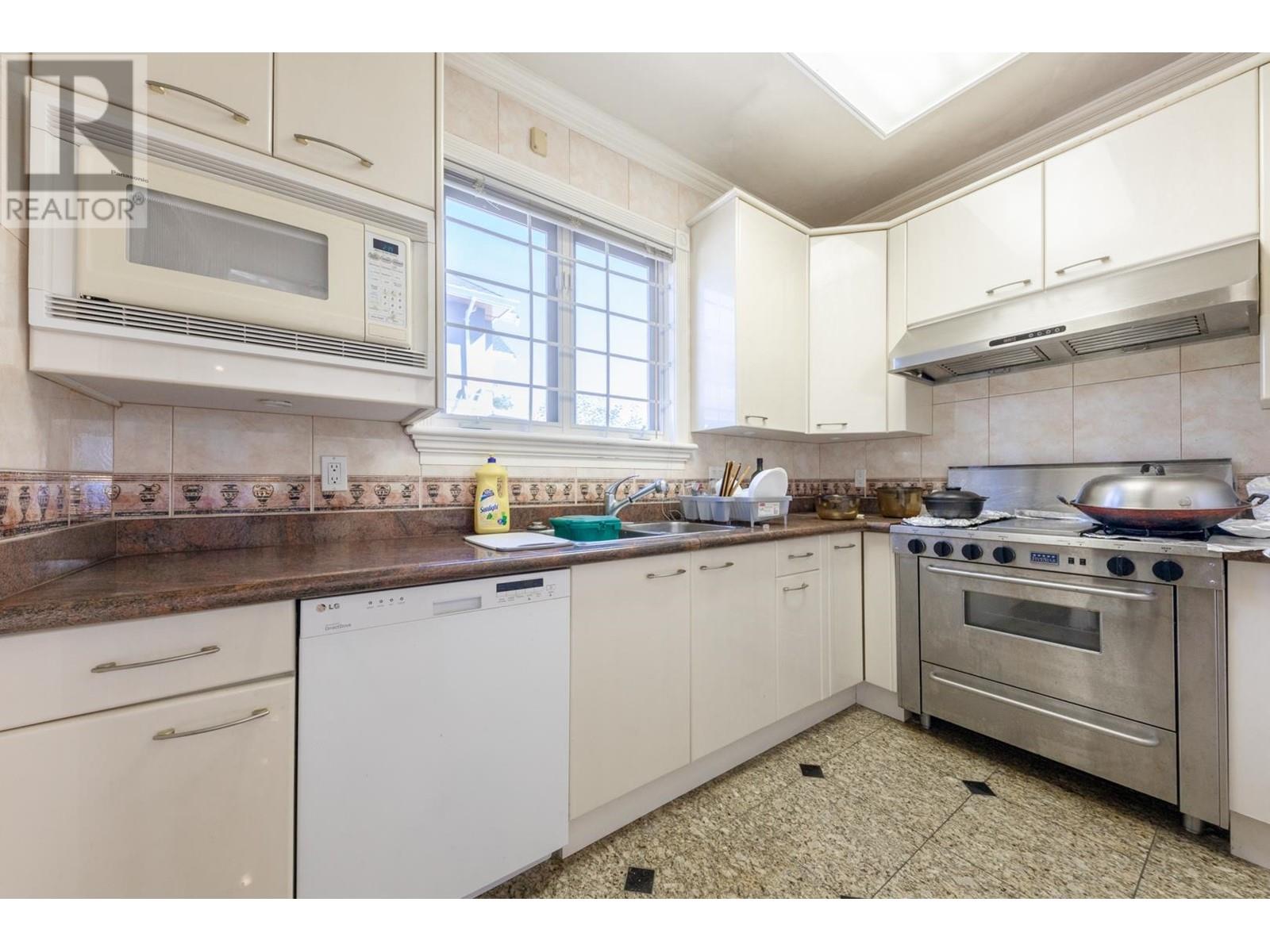 1238 W 58th Avenue, Vancouver, British Columbia  V6P 1W1 - Photo 11 - R2809946