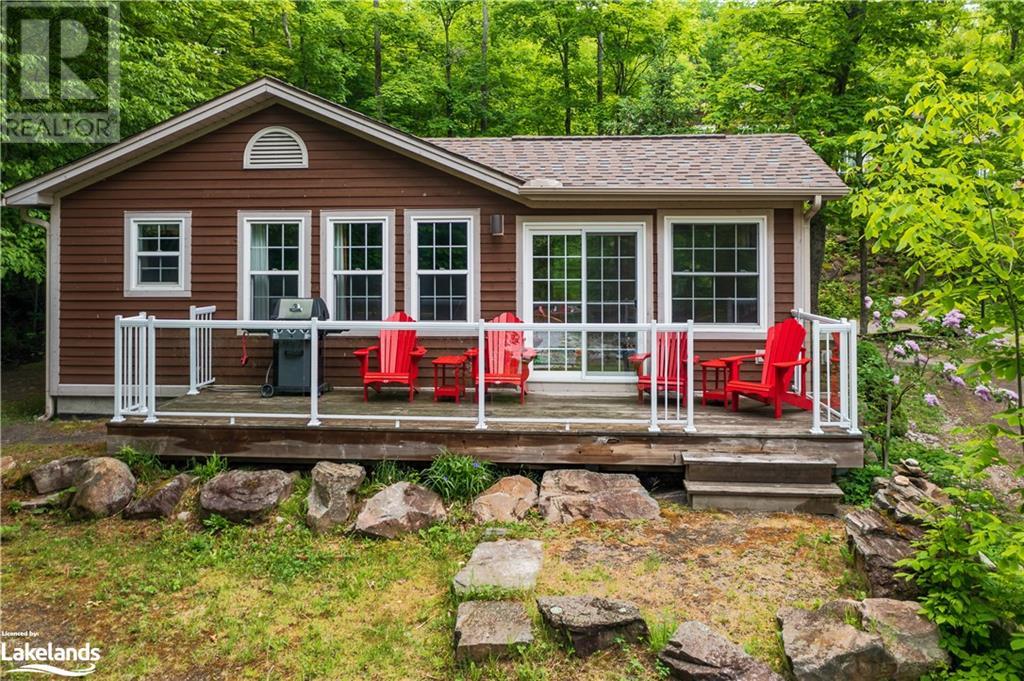Lake Of Bays (Twp) House for sale: 2 bedroom 921.72 sq.ft. 