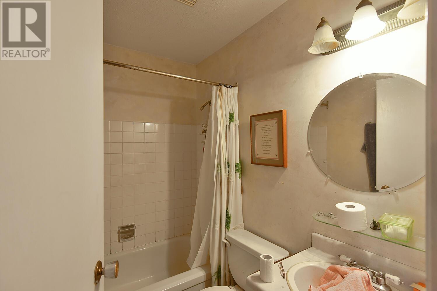 5662 Wharf Avenue, Sechelt, British Columbia  V7Z 0H5 - Photo 12 - R2814211