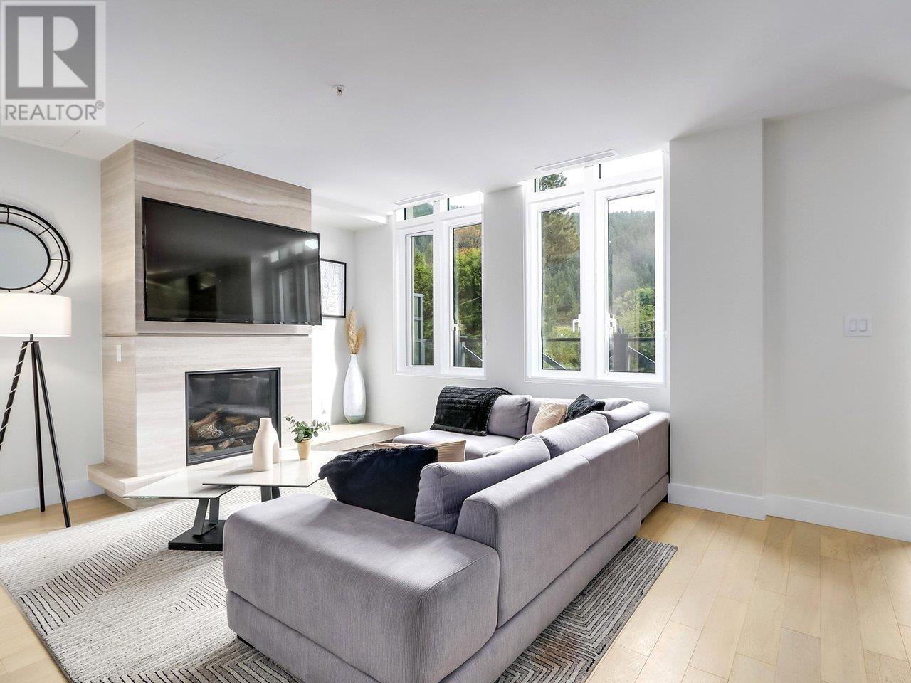 202 6691 Nelson Avenue, West Vancouver, British Columbia  V7W 2B2 - Photo 4 - R2814283