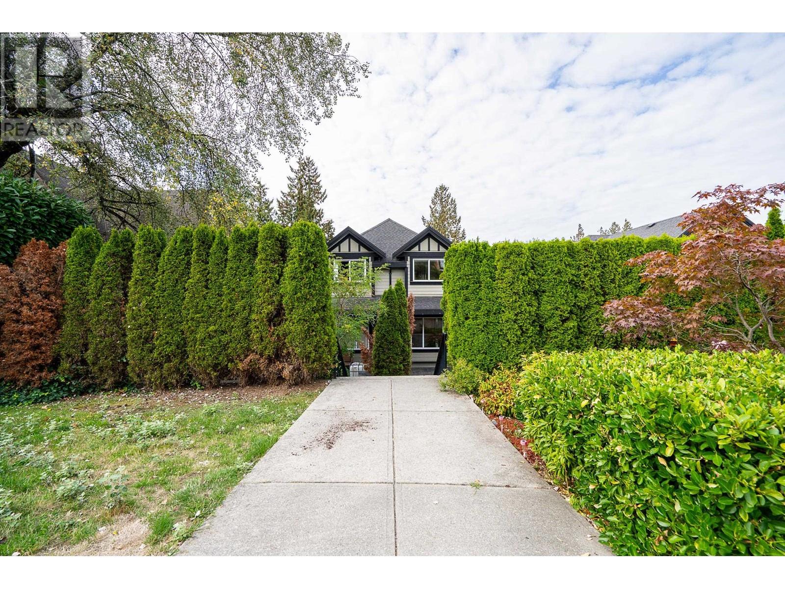377 E 5th Street, North Vancouver, British Columbia  V7L 1M1 - Photo 2 - R2813604