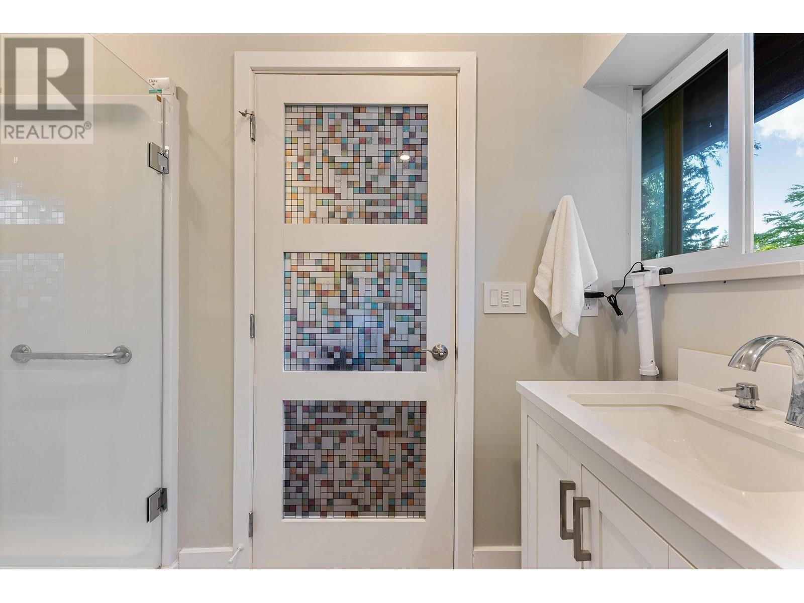 550 Crestwood Avenue, North Vancouver, British Columbia  V7N 3C5 - Photo 15 - R2814455