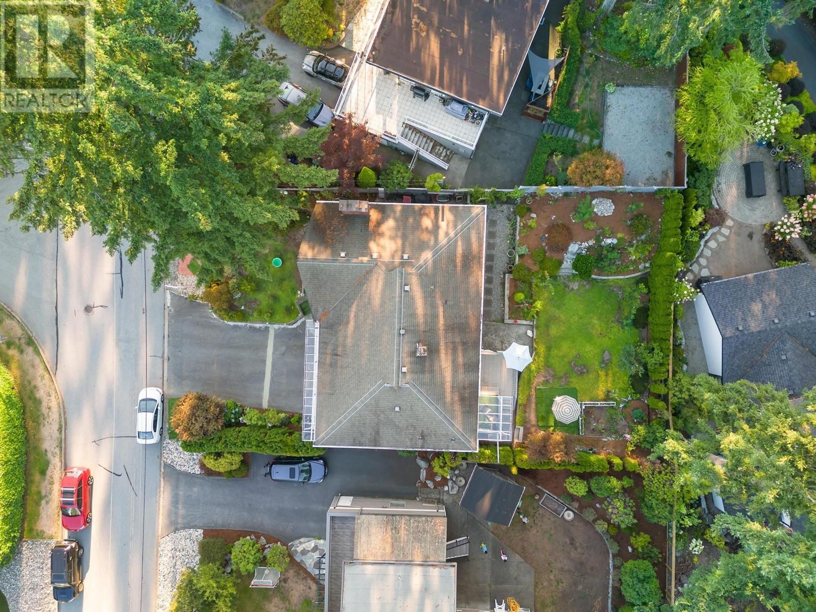 550 Crestwood Avenue, North Vancouver, British Columbia  V7N 3C5 - Photo 33 - R2814455