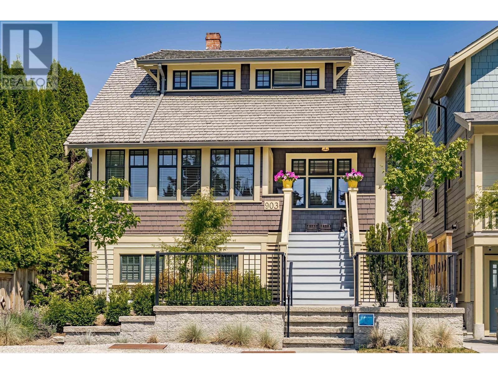 903 Walls Avenue, Coquitlam, British Columbia  V3K 2T2 - Photo 1 - R2814528