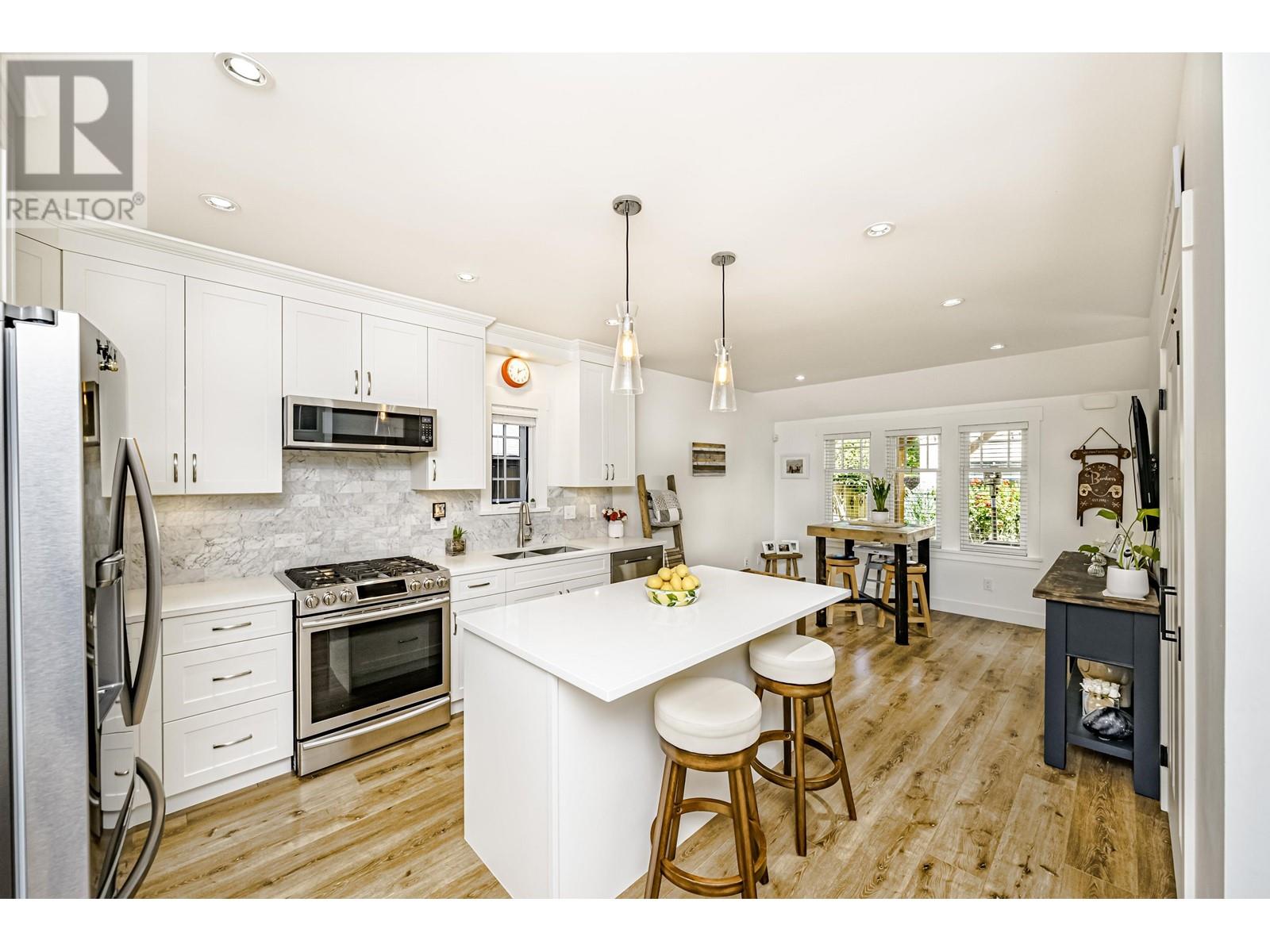 903 Walls Avenue, Coquitlam, British Columbia  V3K 2T2 - Photo 10 - R2814528