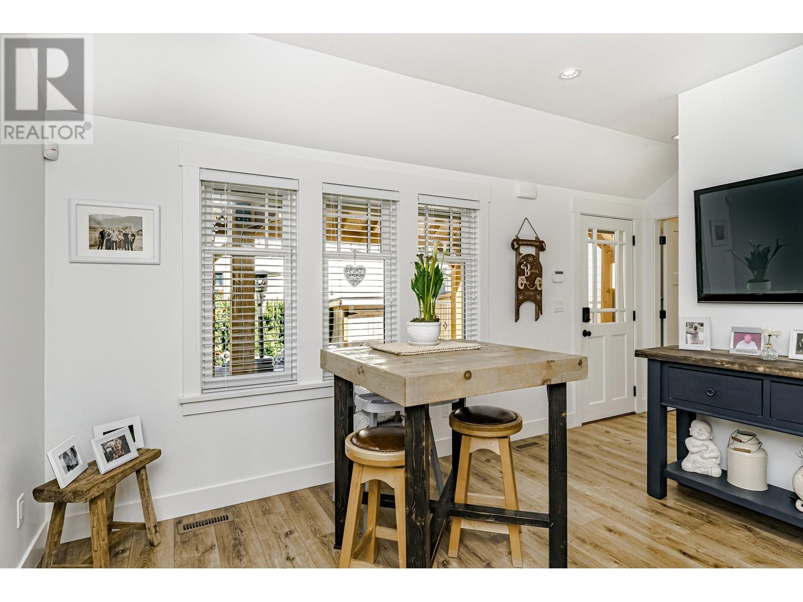 903 Walls Avenue, Coquitlam, British Columbia  V3K 2T2 - Photo 14 - R2814528