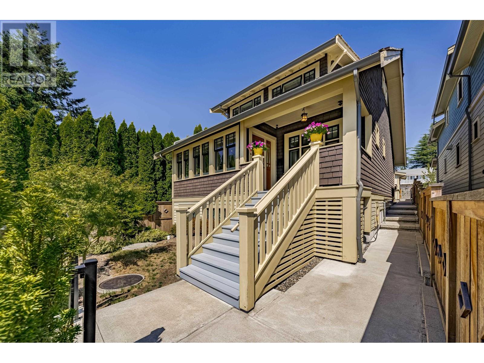 903 Walls Avenue, Coquitlam, British Columbia  V3K 2T2 - Photo 2 - R2814528