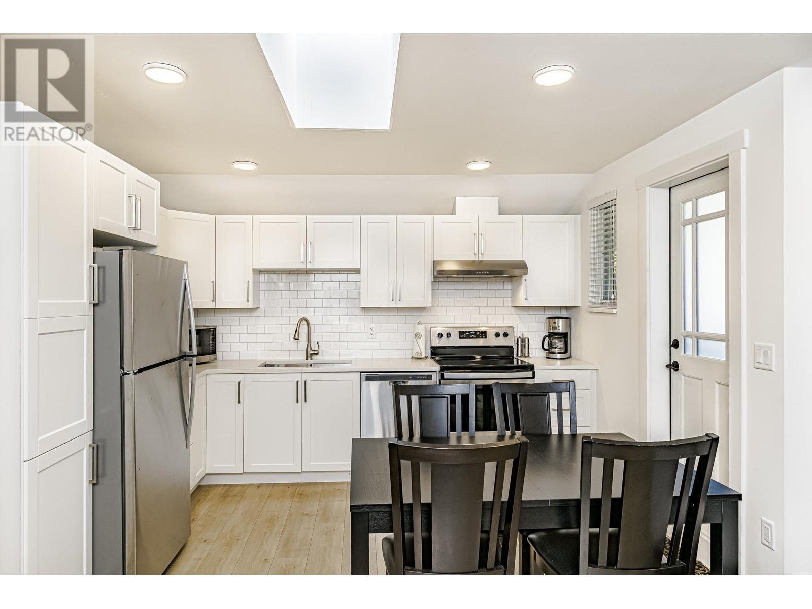 903 Walls Avenue, Coquitlam, British Columbia  V3K 2T2 - Photo 31 - R2814528