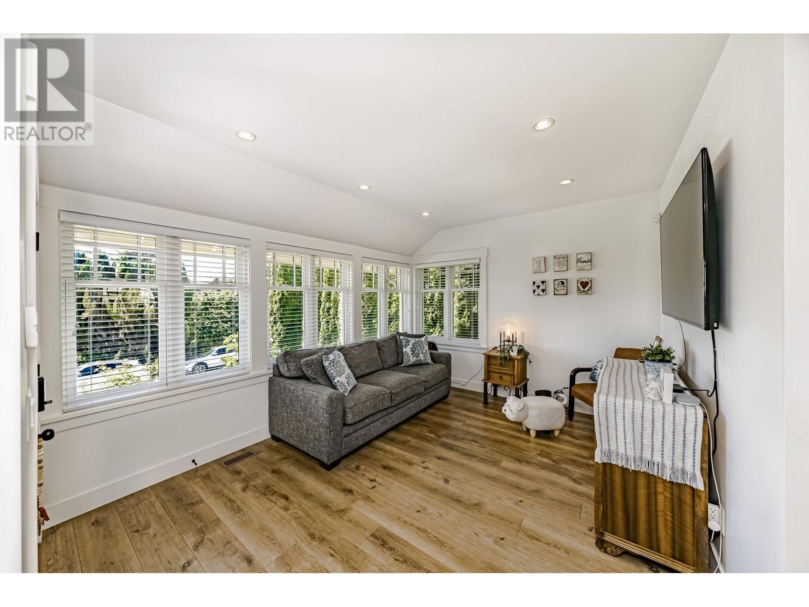 903 Walls Avenue, Coquitlam, British Columbia  V3K 2T2 - Photo 5 - R2814528