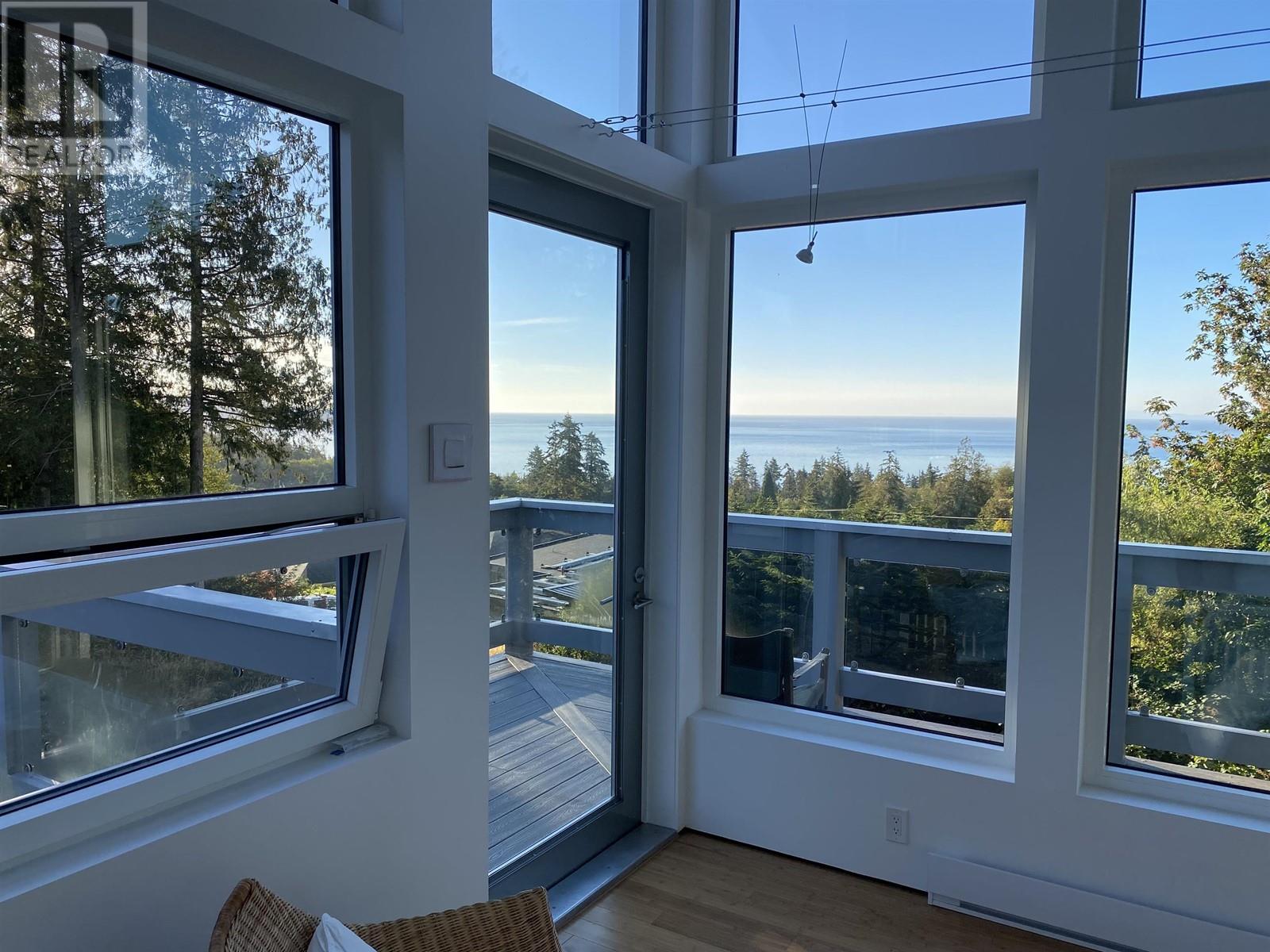 5550 Nickerson Road, Sechelt, British Columbia  V7Z 0M4 - Photo 14 - R2814533