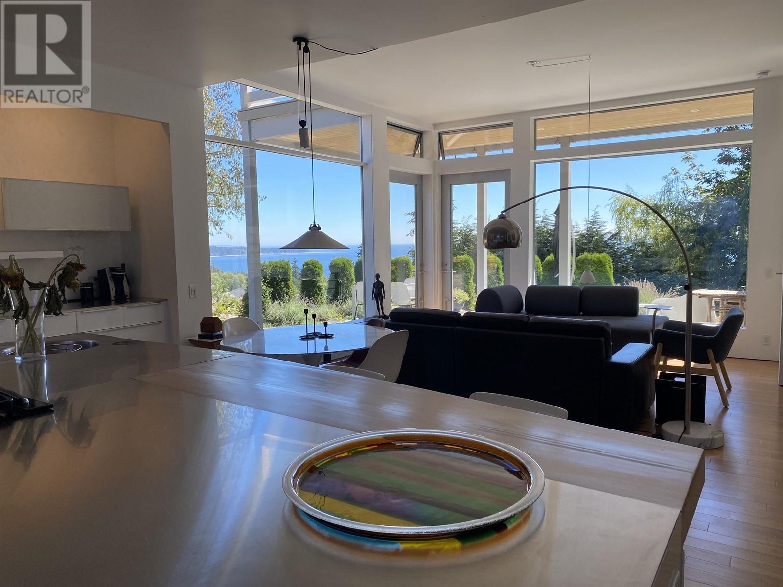 5550 Nickerson Road, Sechelt, British Columbia  V7Z 0M4 - Photo 9 - R2814533