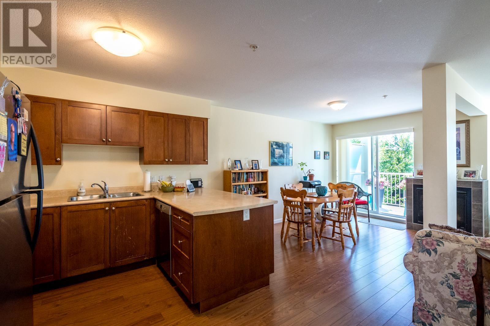 202 624 Shaw Road, Gibsons, British Columbia  V0N 1V8 - Photo 5 - R2804352
