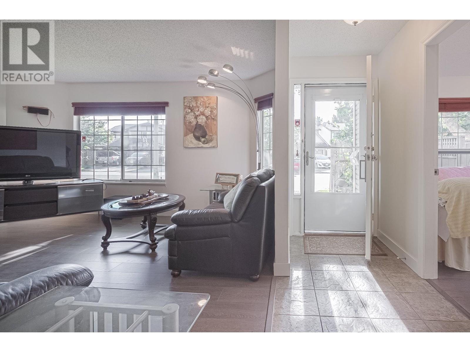 6220 Lynas Lane, Richmond, British Columbia  V7C 5E4 - Photo 3 - R2814551