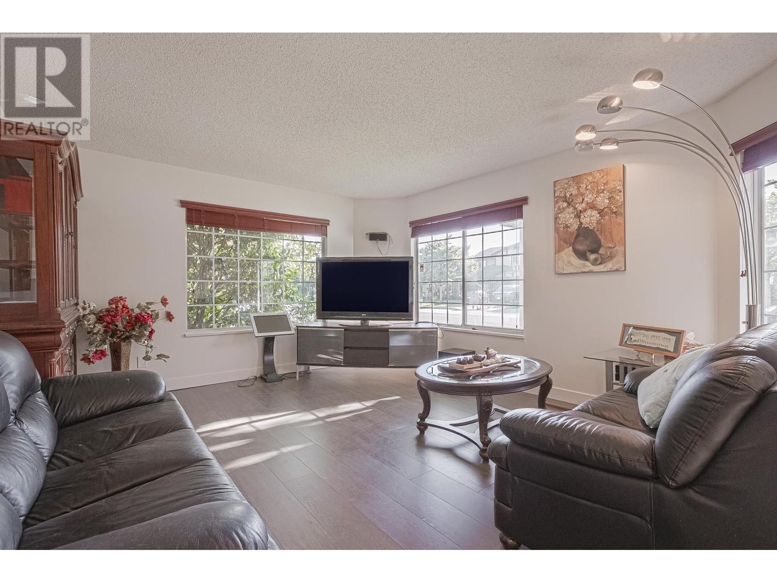 6220 Lynas Lane, Richmond, British Columbia  V7C 5E4 - Photo 2 - R2814551