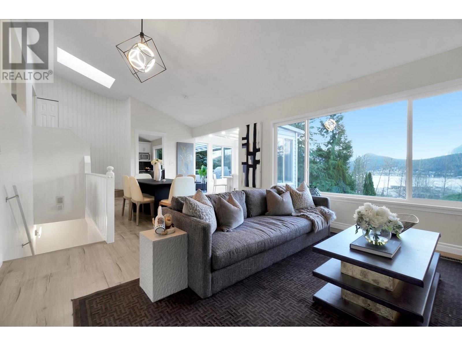 7 Noble Court, Port Moody, British Columbia  V3H 3Z5 - Photo 4 - R2814585