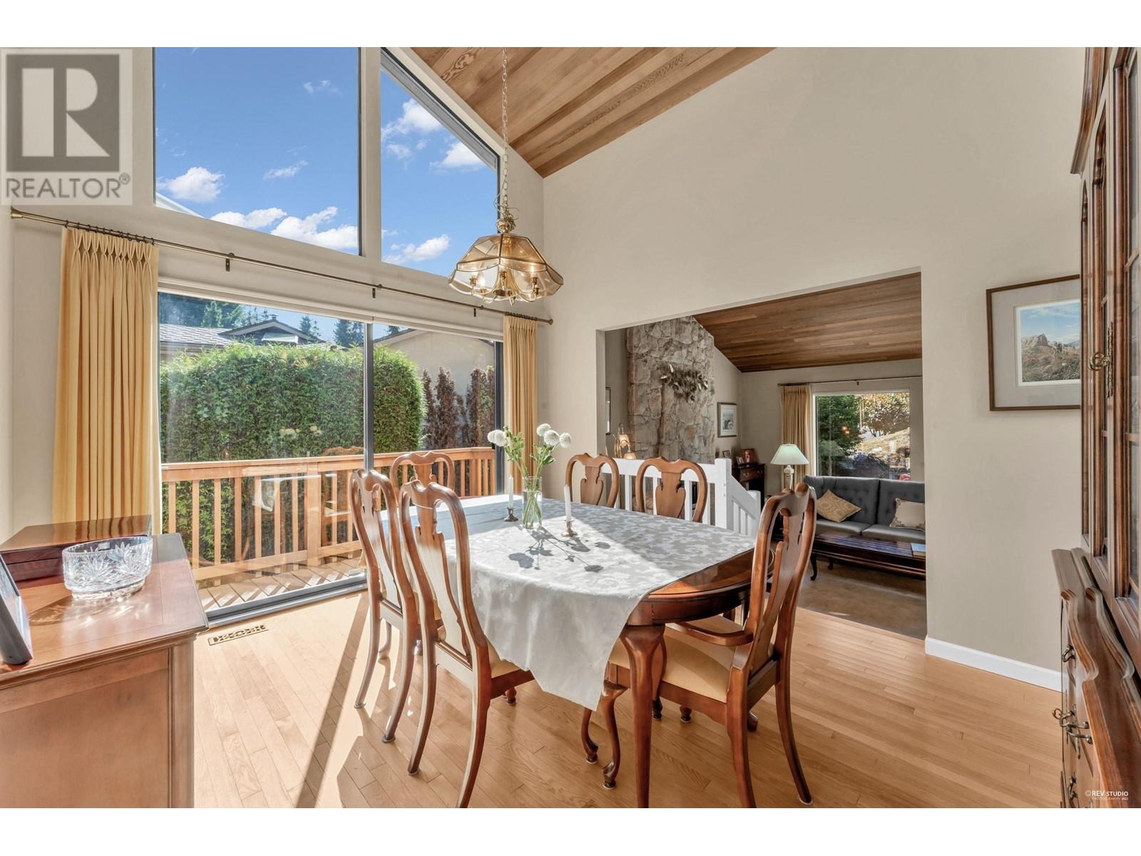 3704 Southridge Place, West Vancouver, British Columbia  V7V 3H8 - Photo 10 - R2814606