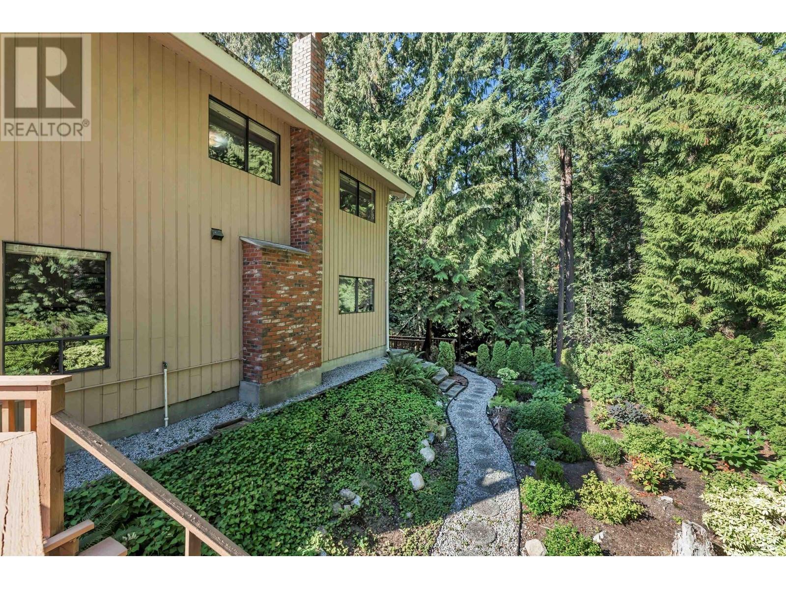 3704 Southridge Place, West Vancouver, British Columbia  V7V 3H8 - Photo 37 - R2814606