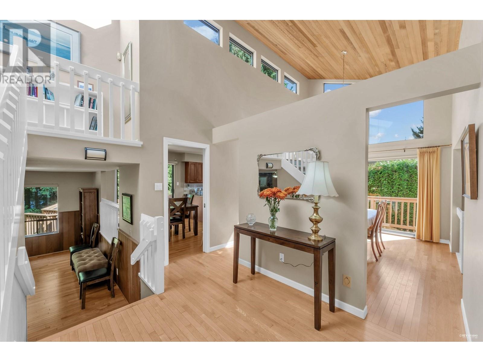 3704 Southridge Place, West Vancouver, British Columbia  V7V 3H8 - Photo 4 - R2814606