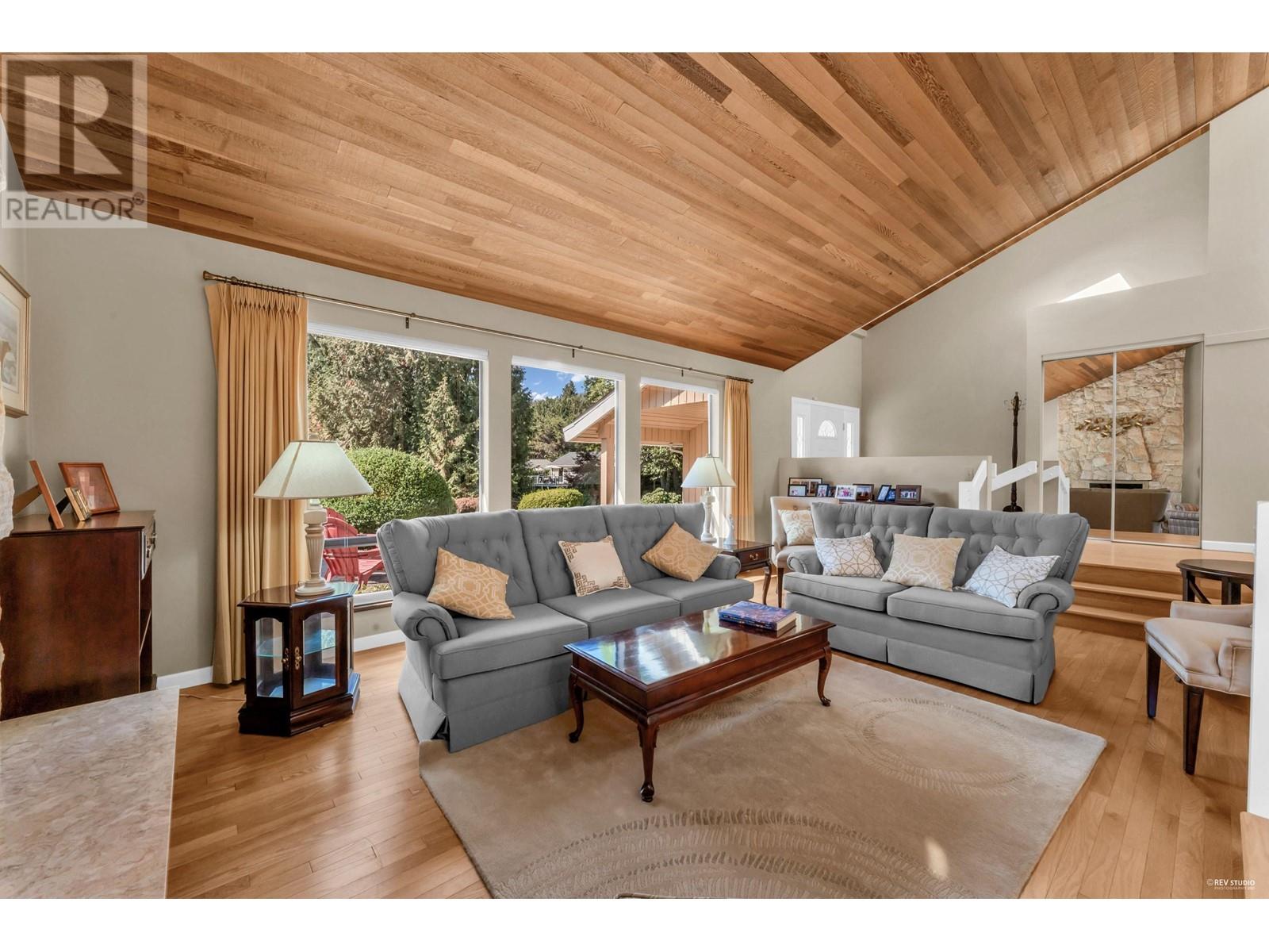 3704 Southridge Place, West Vancouver, British Columbia  V7V 3H8 - Photo 5 - R2814606