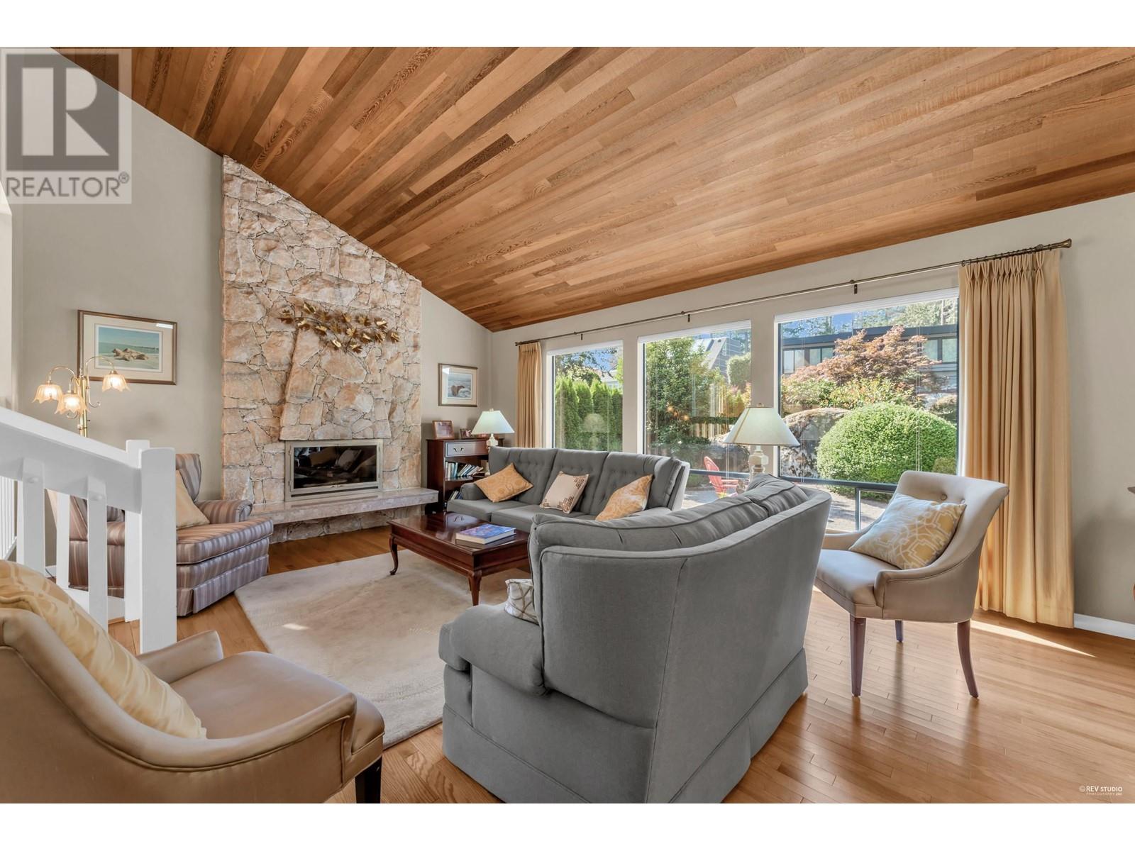 3704 Southridge Place, West Vancouver, British Columbia  V7V 3H8 - Photo 7 - R2814606