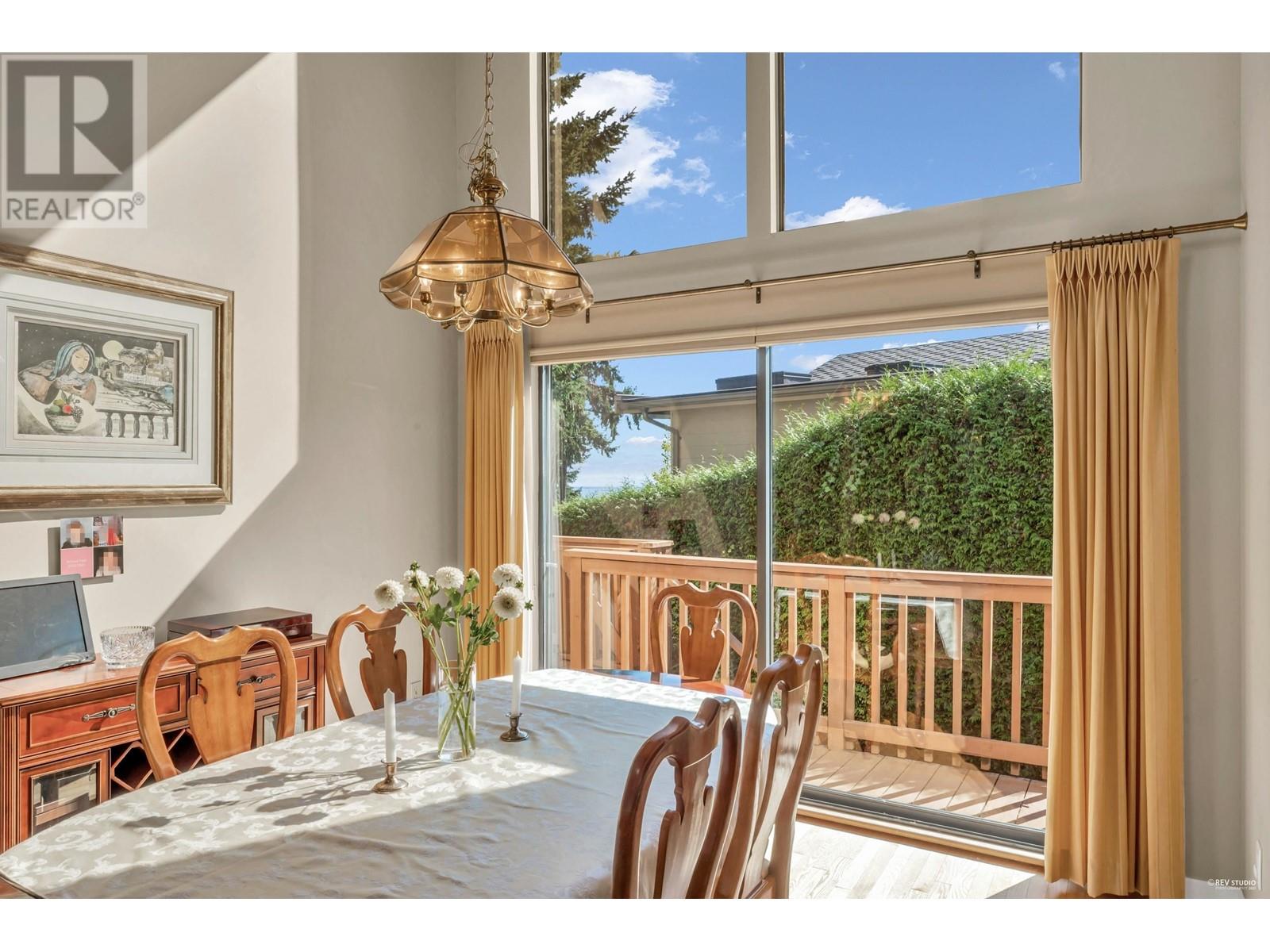 3704 Southridge Place, West Vancouver, British Columbia  V7V 3H8 - Photo 9 - R2814606