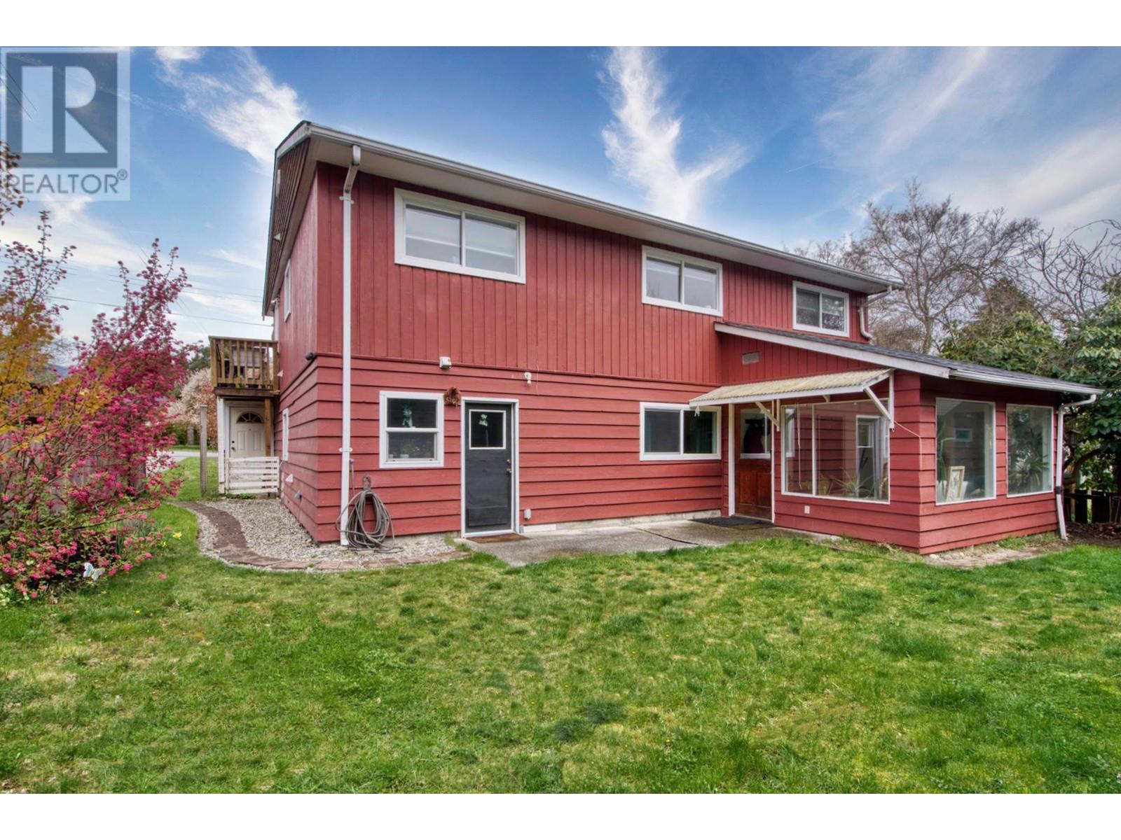 723 Dogwood Road, Gibsons, British Columbia  V0N 1V8 - Photo 19 - R2814621