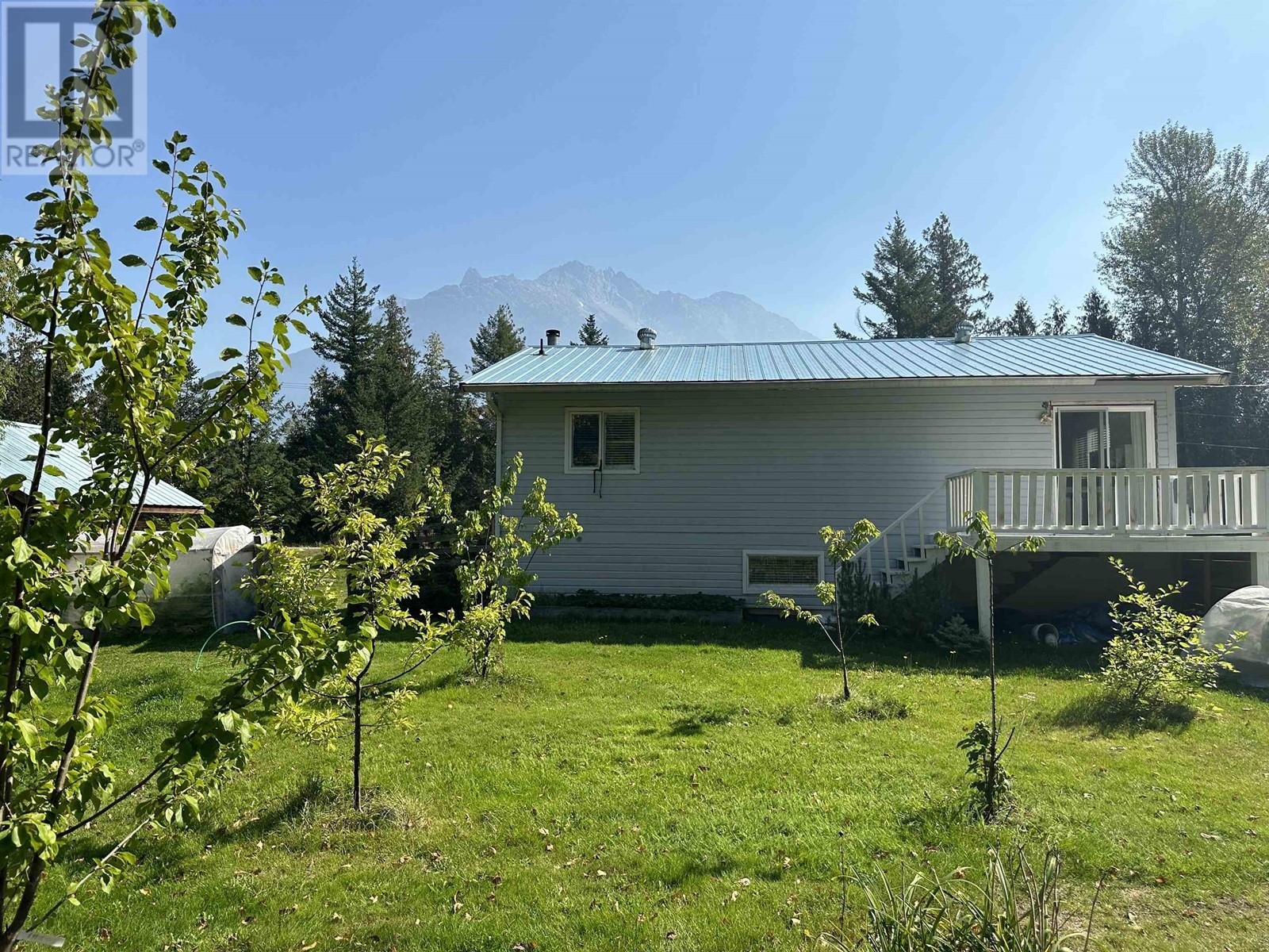 2314 Saloompt Road, Bella Coola, British Columbia  V0T 1H0 - Photo 2 - R2814744